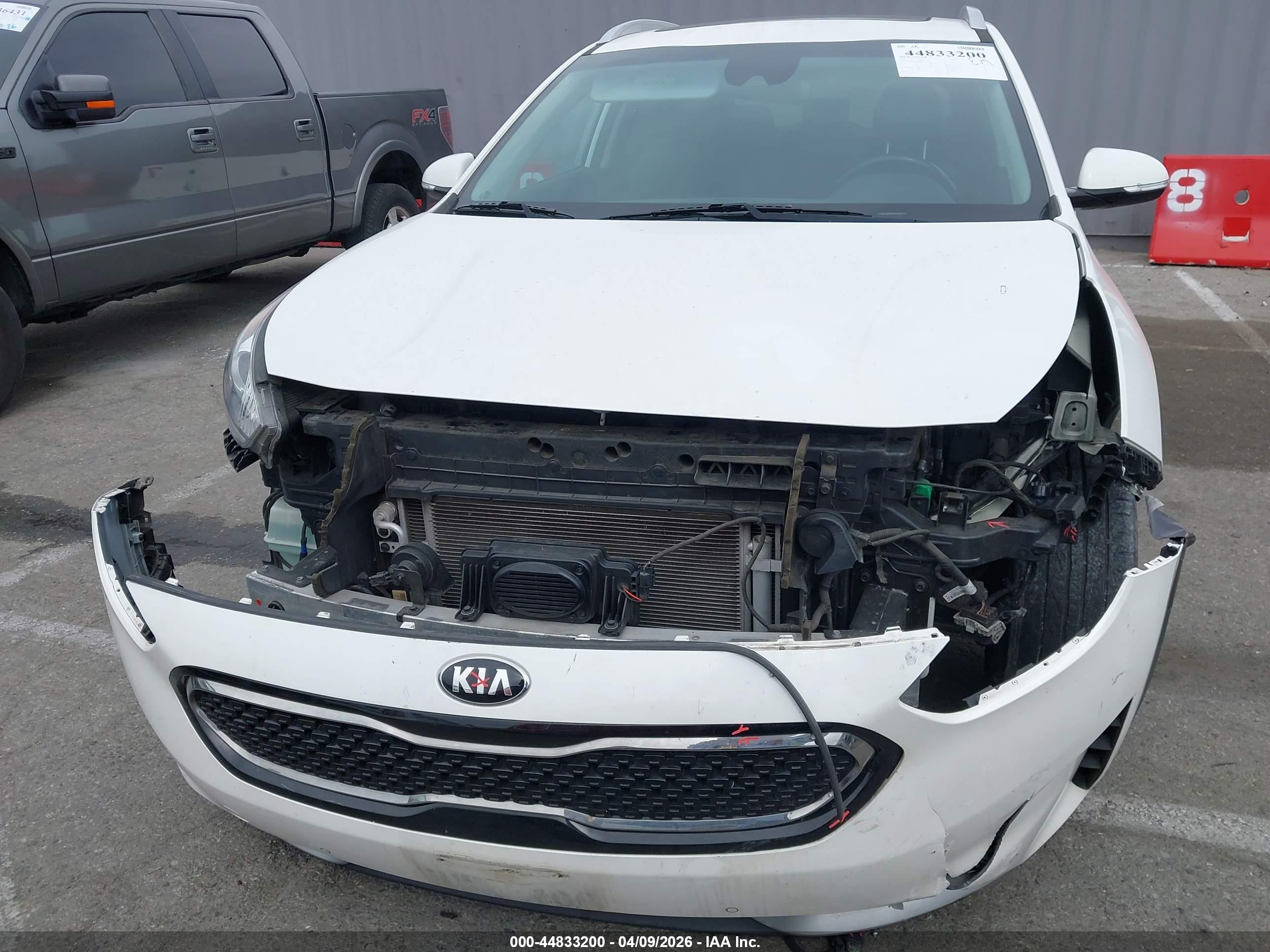 KIA NIRO image 6