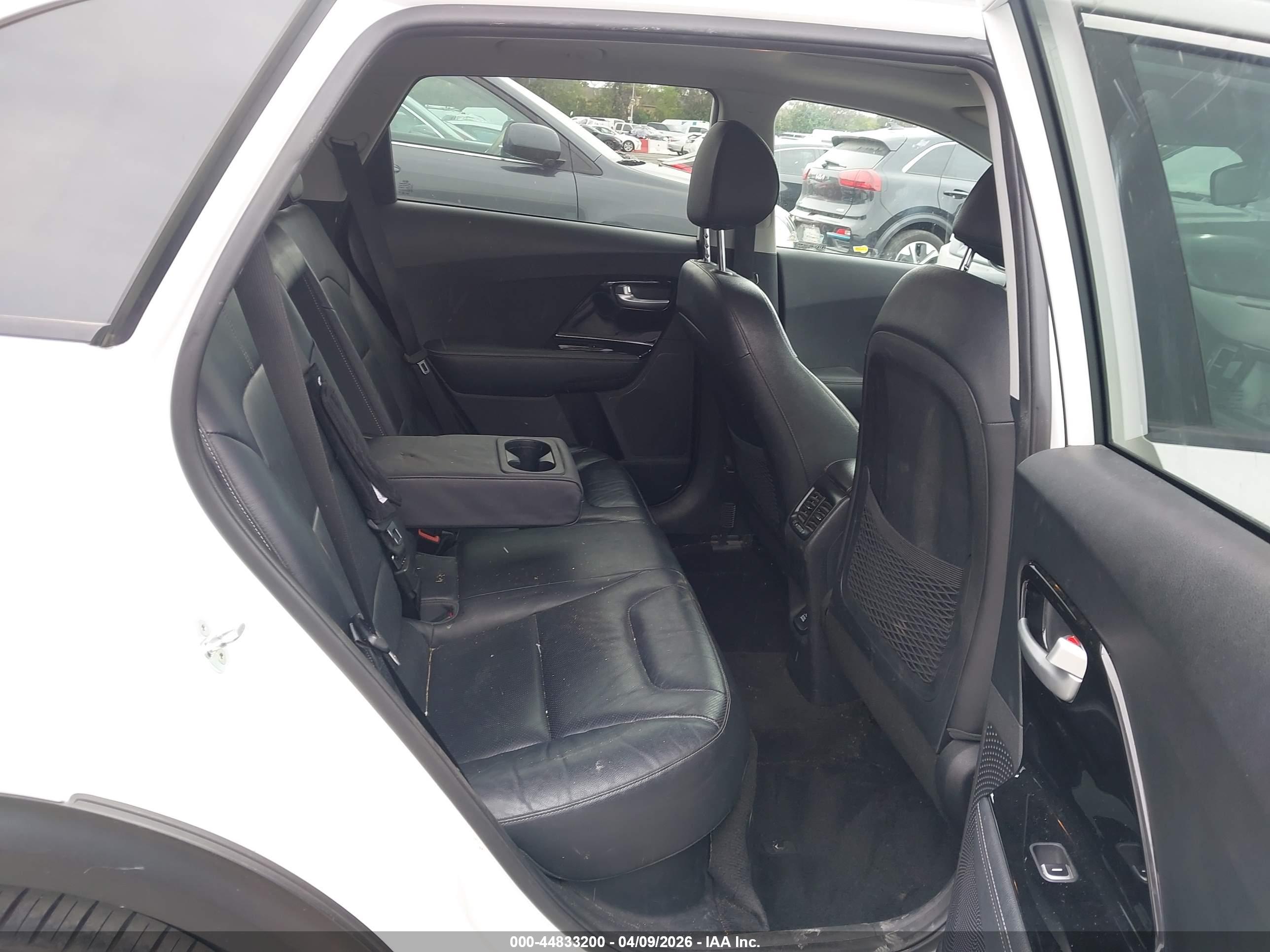 KIA NIRO image 8