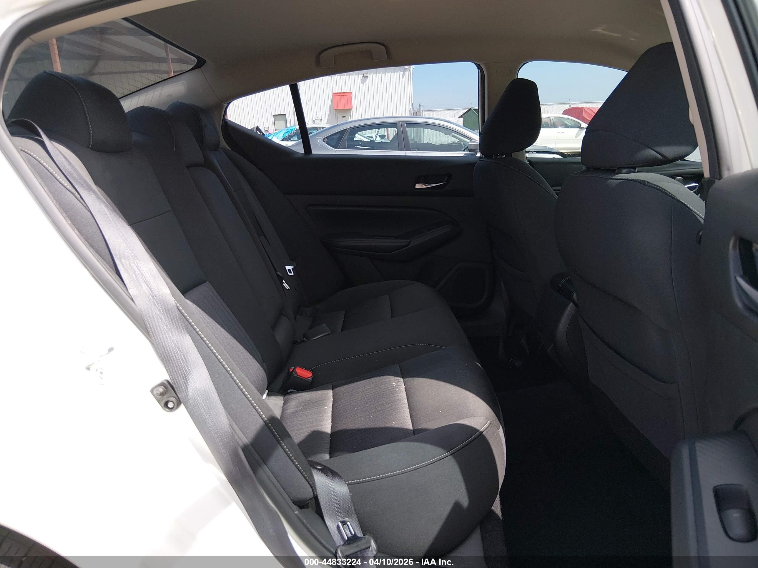 NISSAN ALTIMA image 8