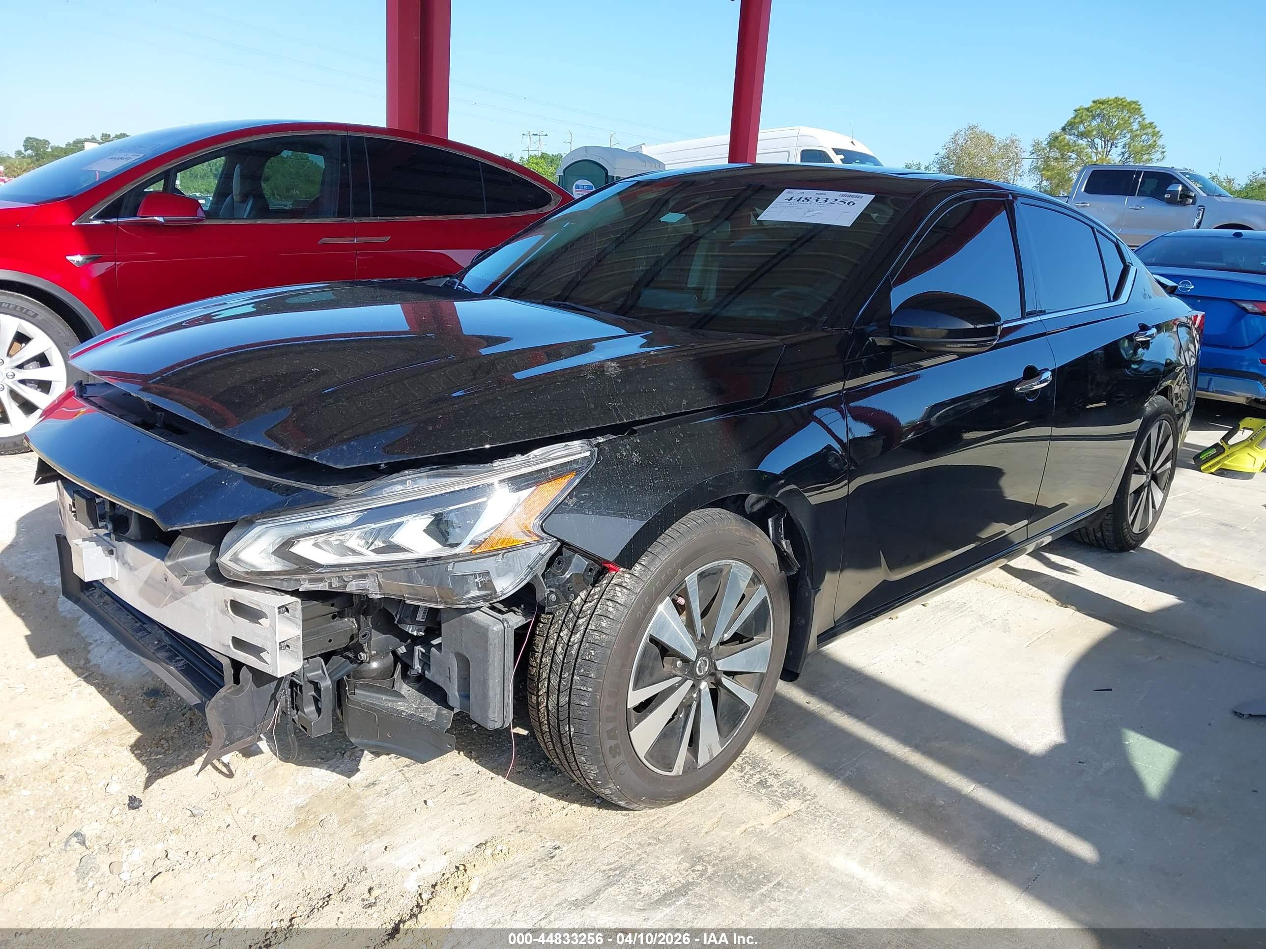 NISSAN ALTIMA image 2