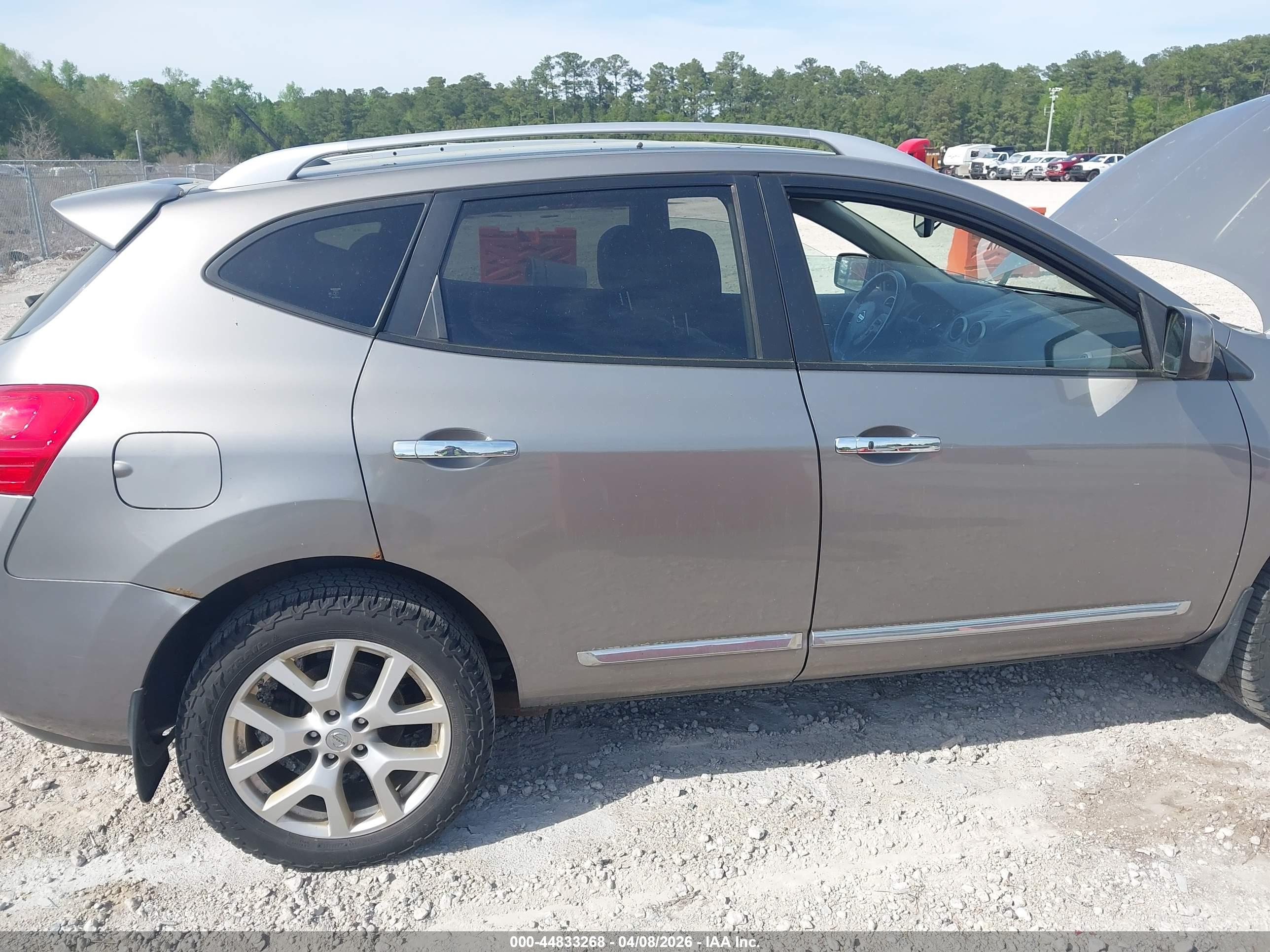NISSAN ROGUE image 6