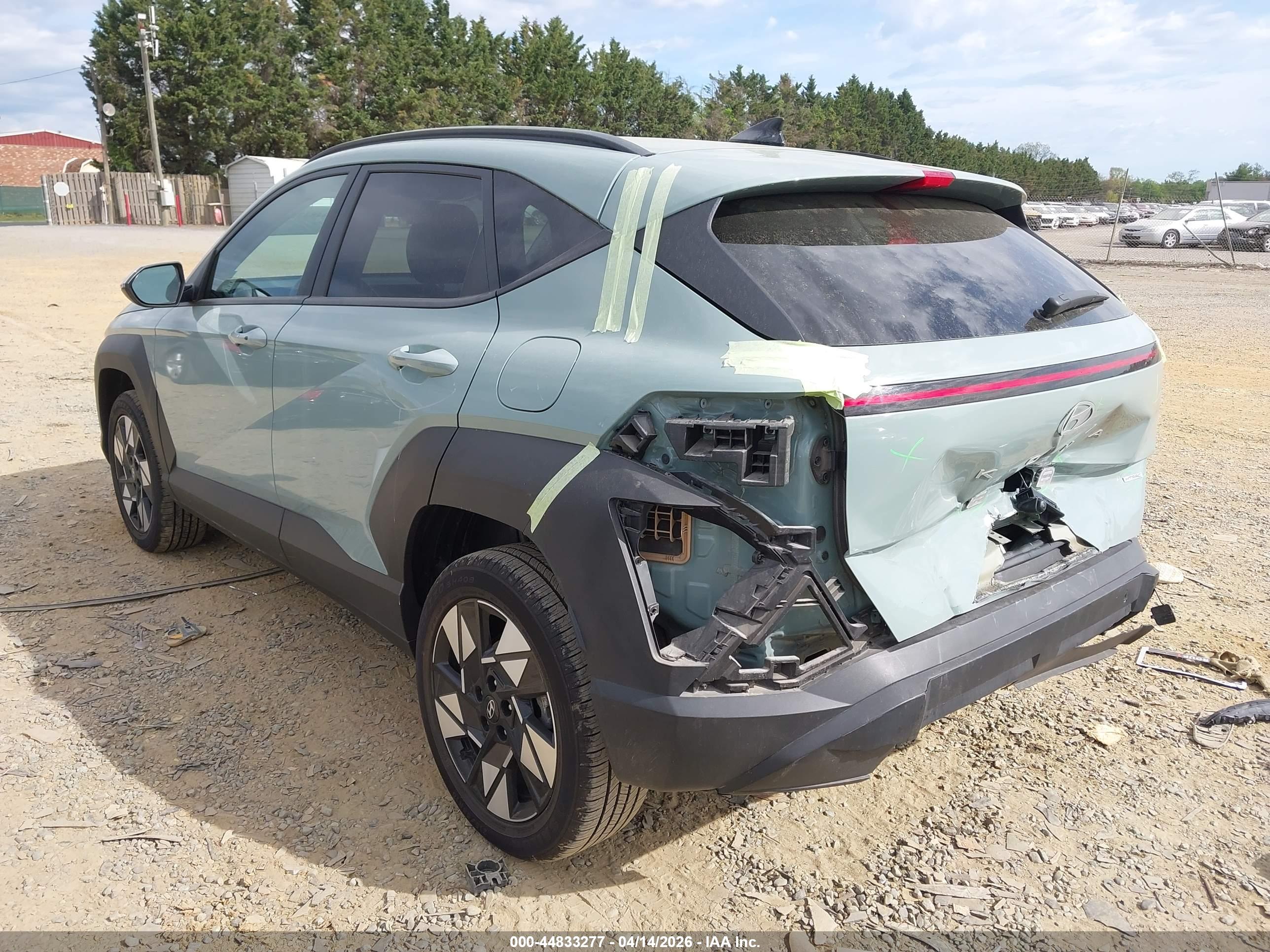 HYUNDAI KONA image 3