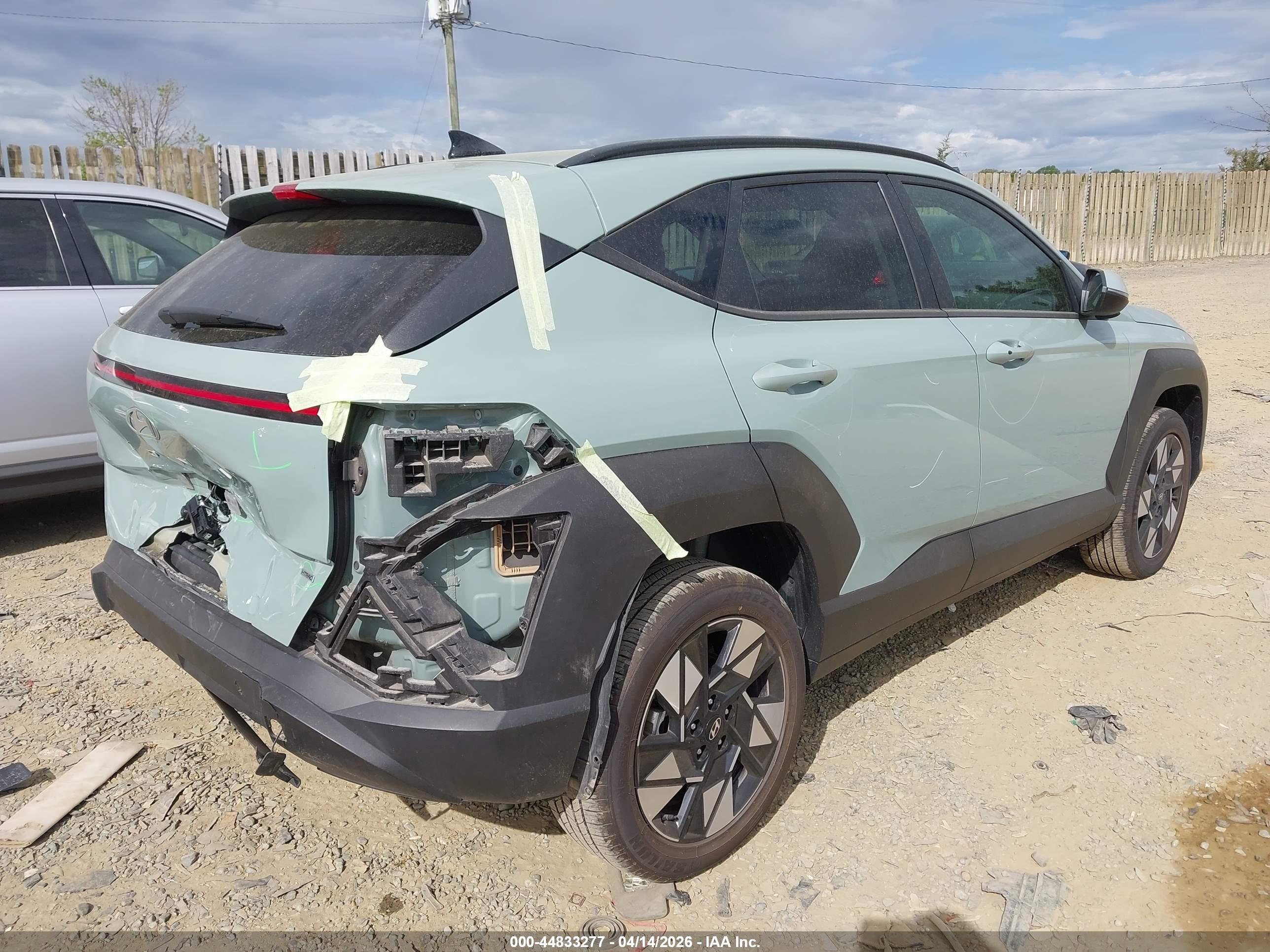 HYUNDAI KONA image 4