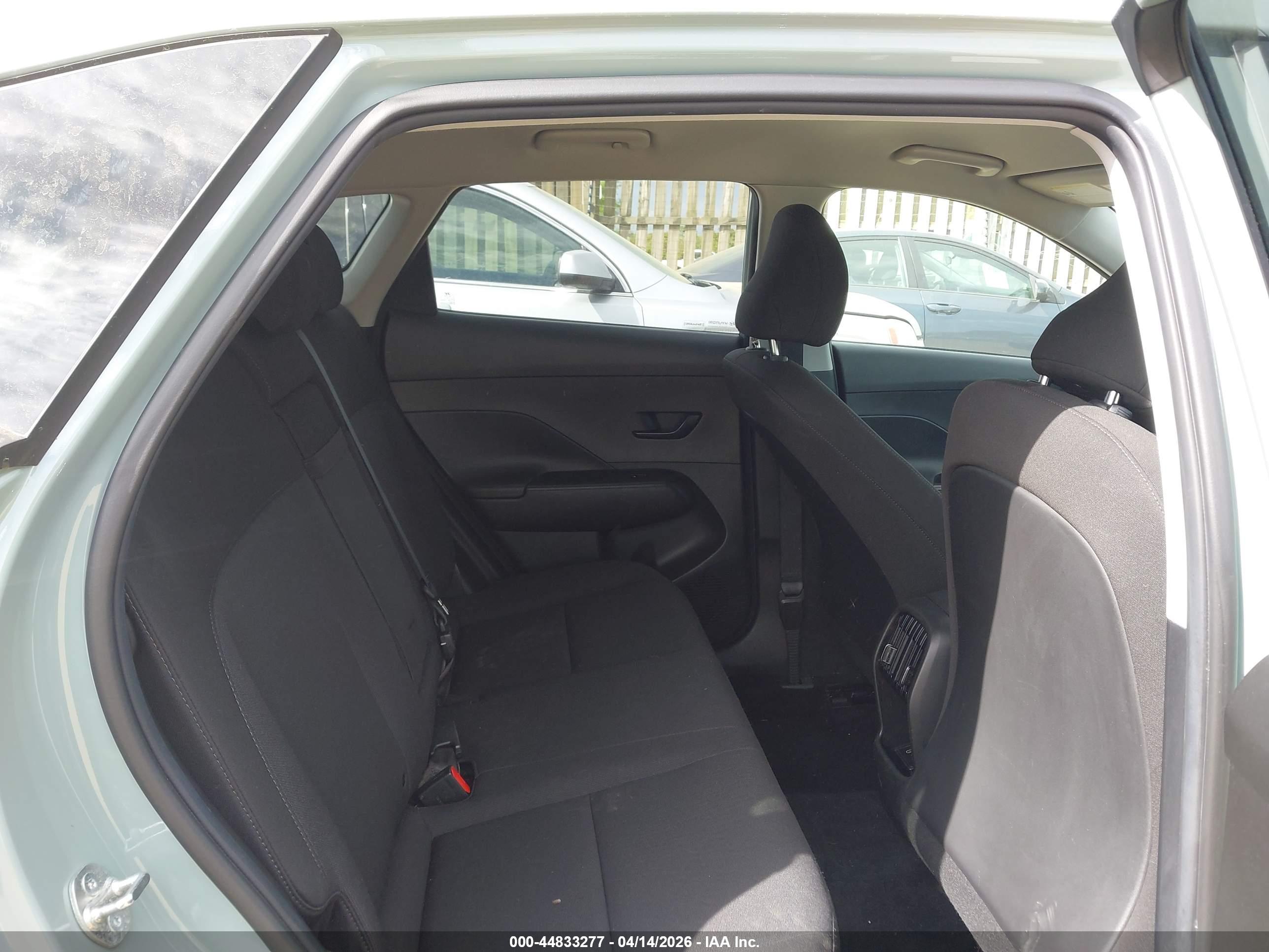 HYUNDAI KONA image 8