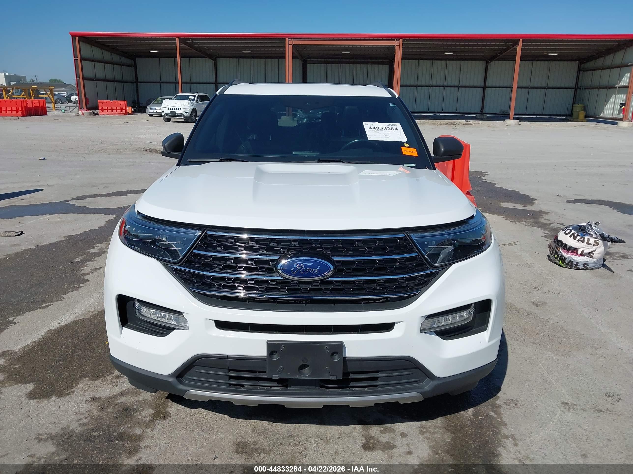 FORD EXPLORER image 6