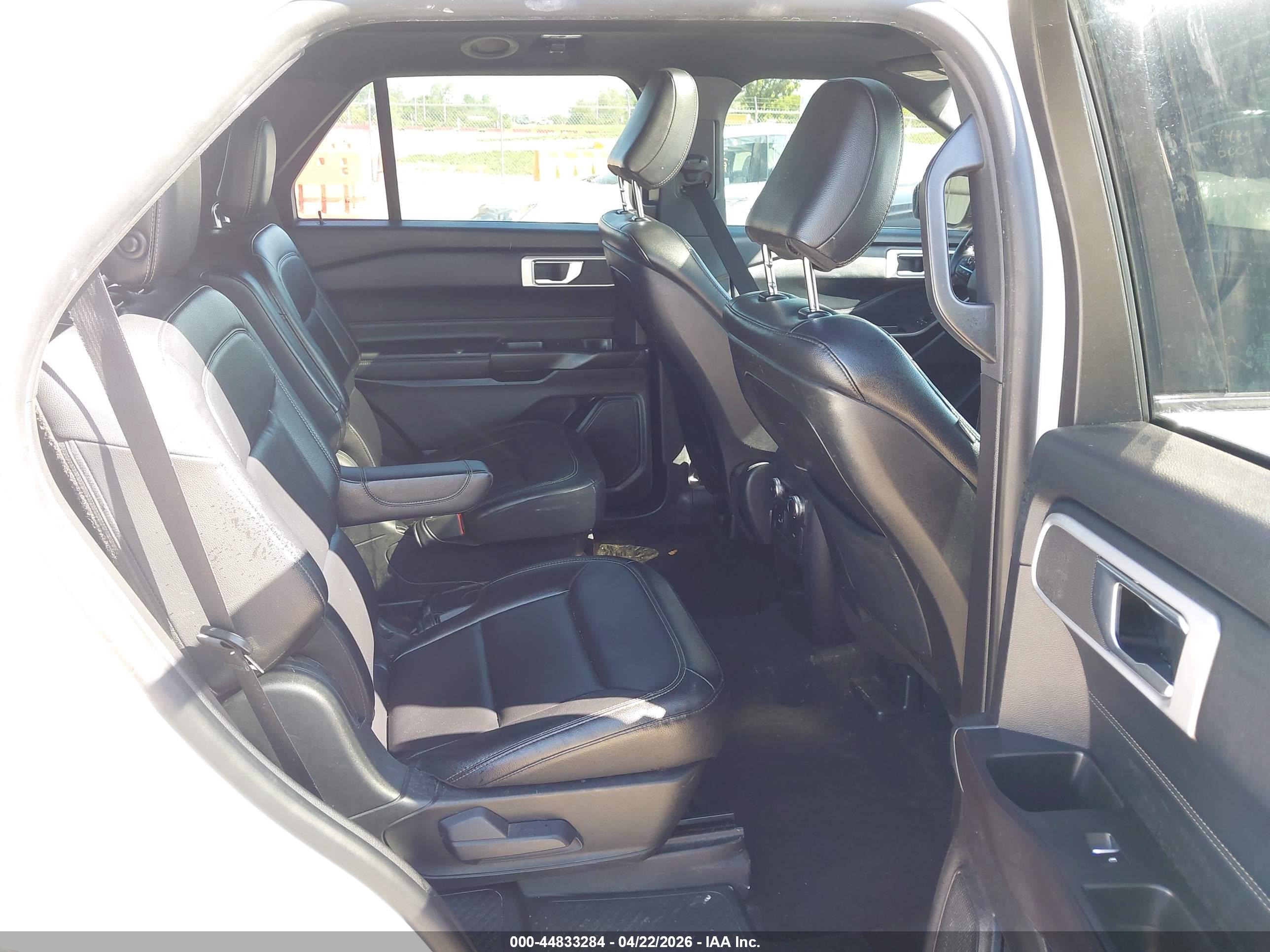 FORD EXPLORER image 8