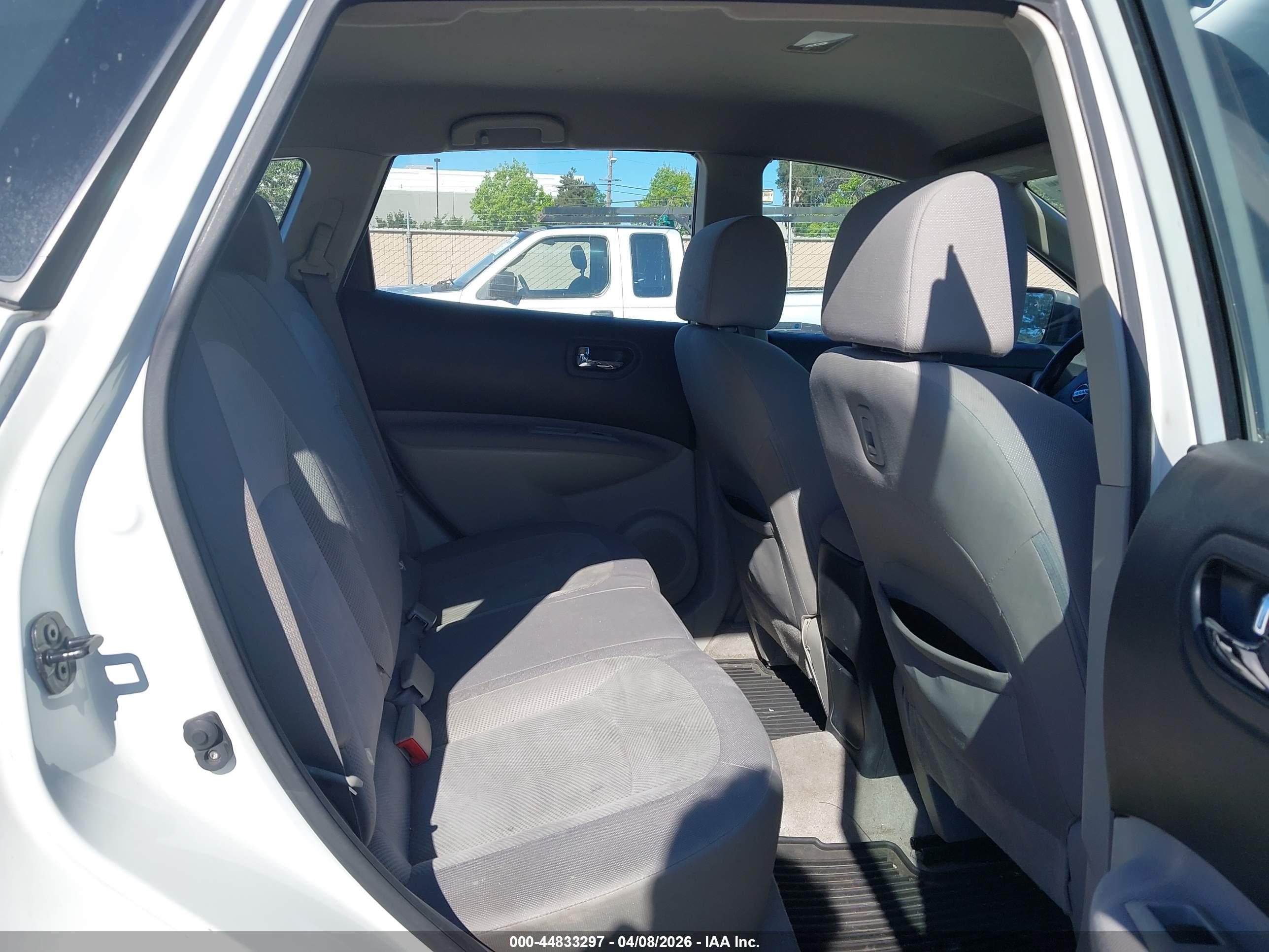 NISSAN ROGUE image 8