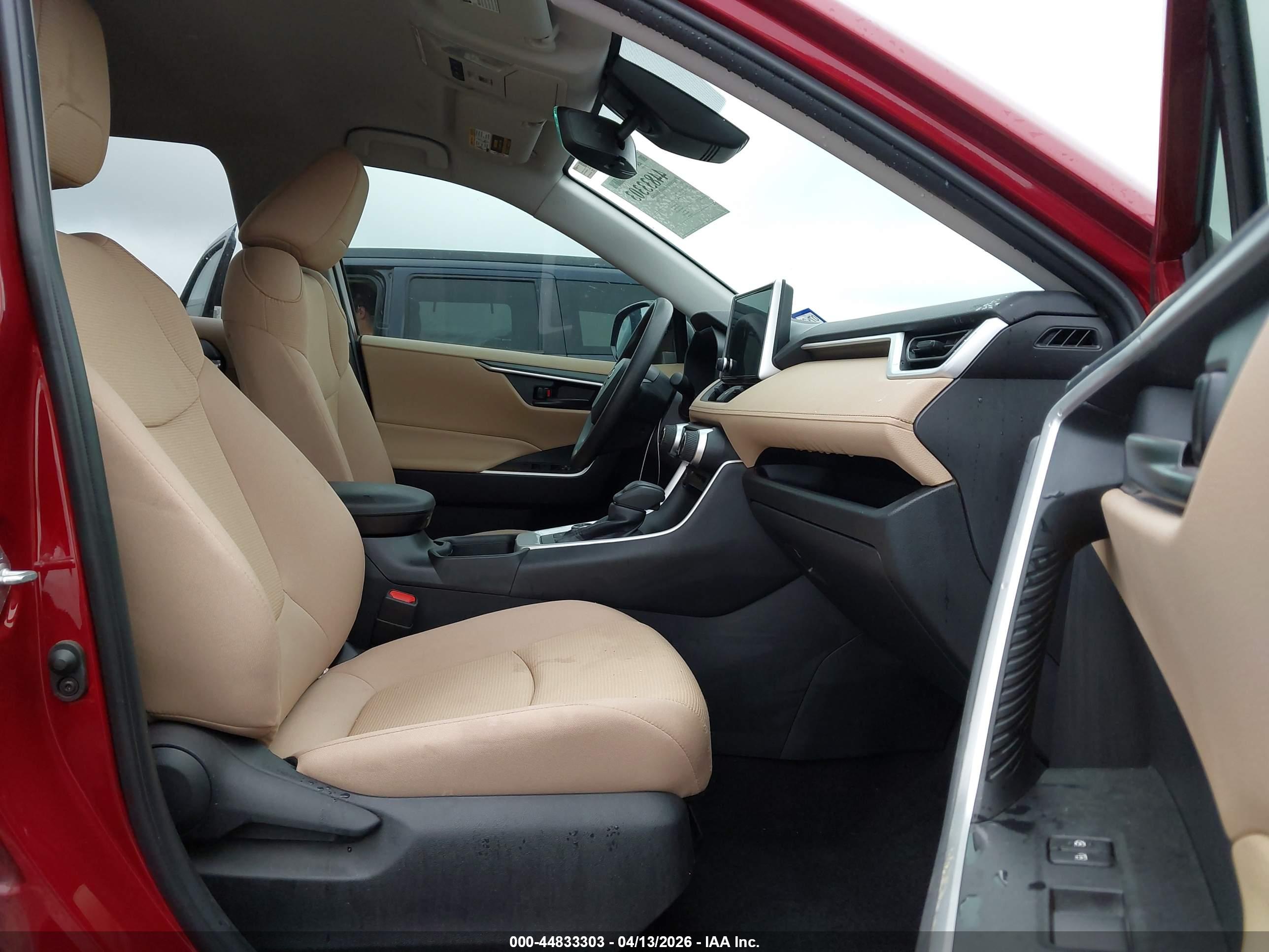 TOYOTA RAV4 image 5