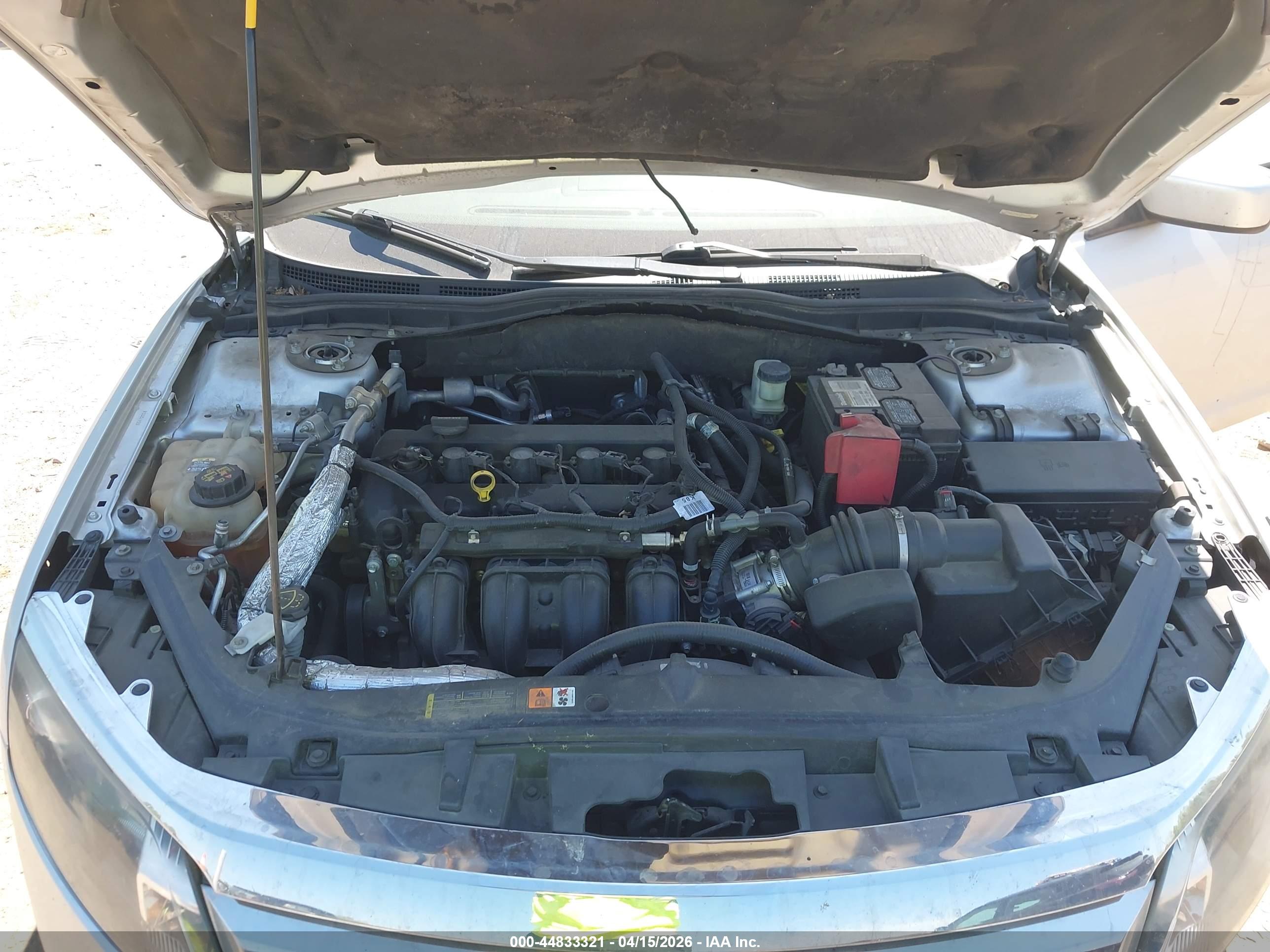 FORD FUSION image 10