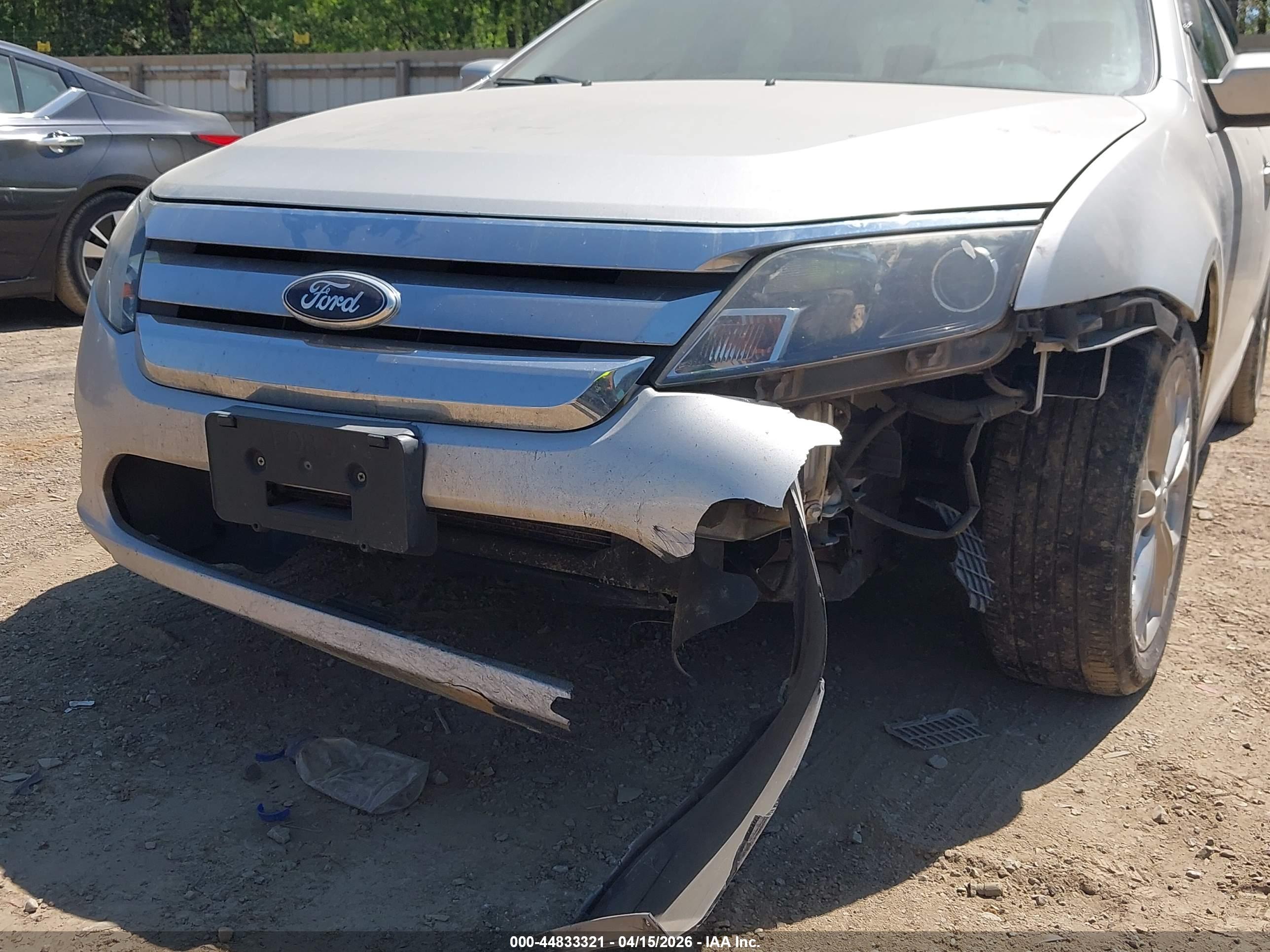 FORD FUSION image 6