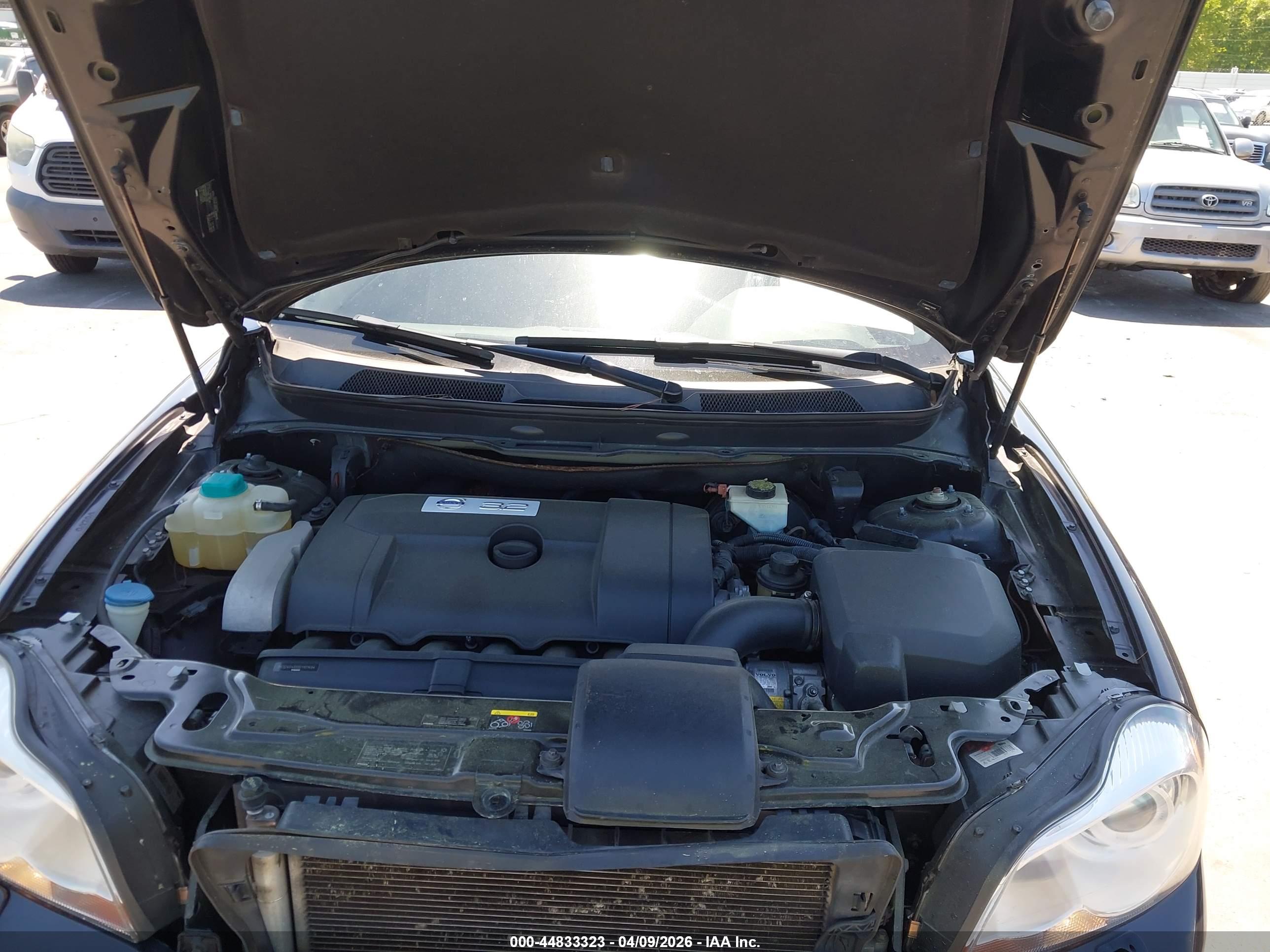 VOLVO XC90 image 10