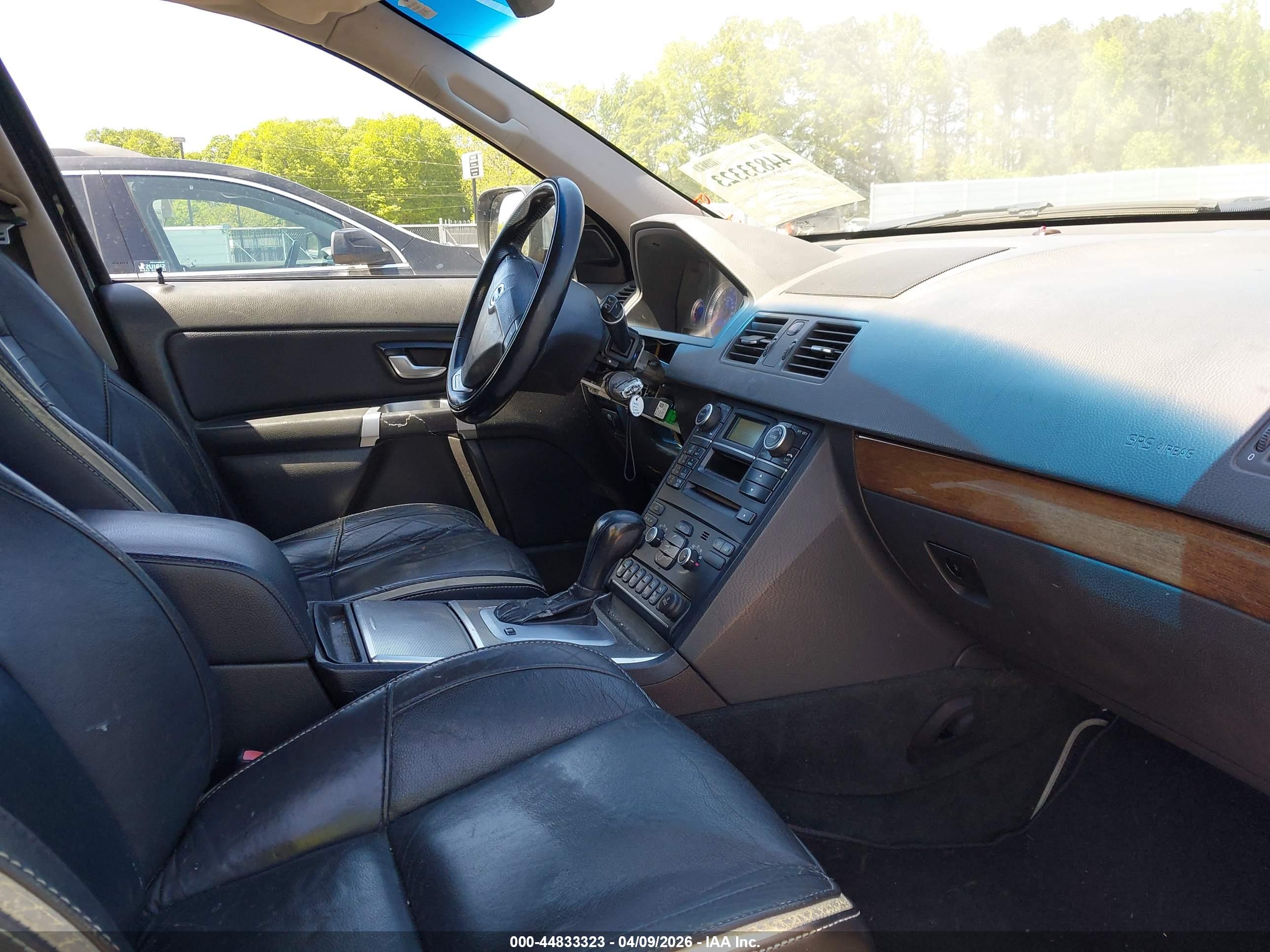 VOLVO XC90 image 5