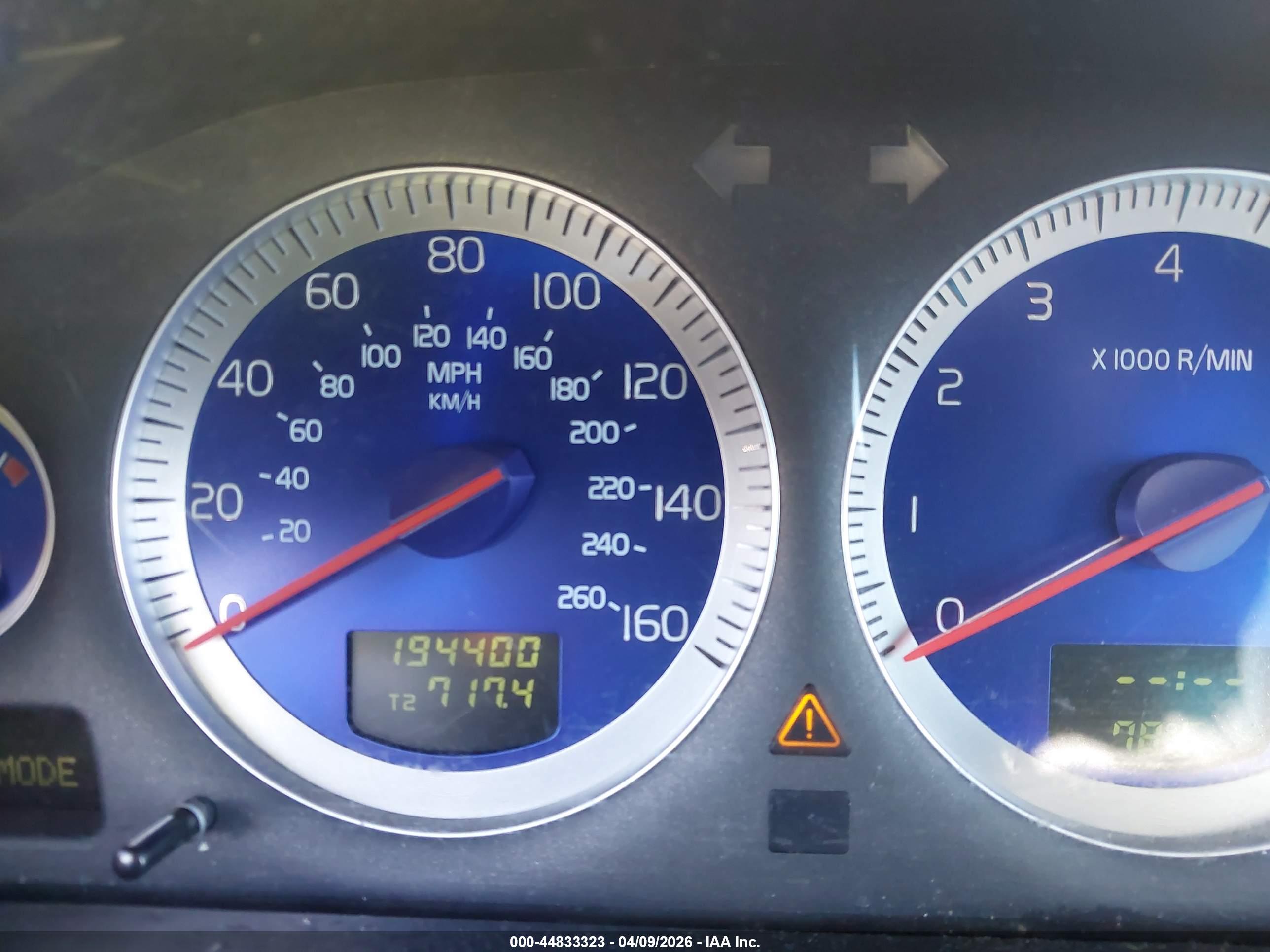 VOLVO XC90 image 7