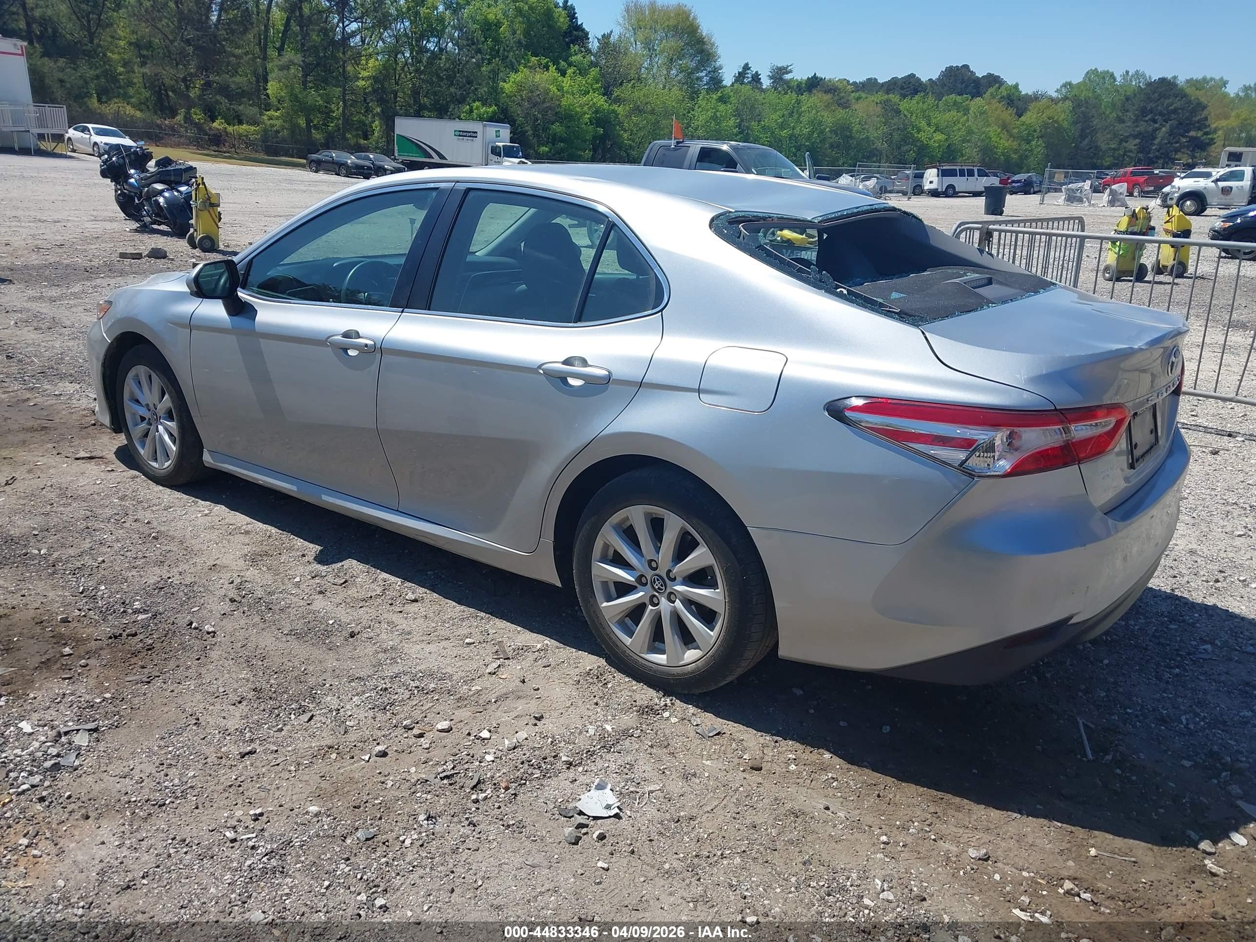 TOYOTA CAMRY image 3