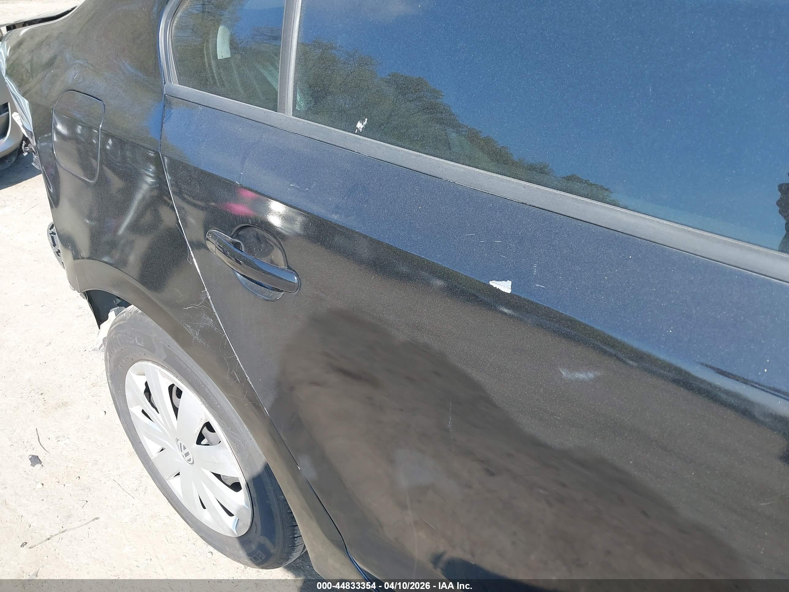 VOLKSWAGEN JETTA image 6