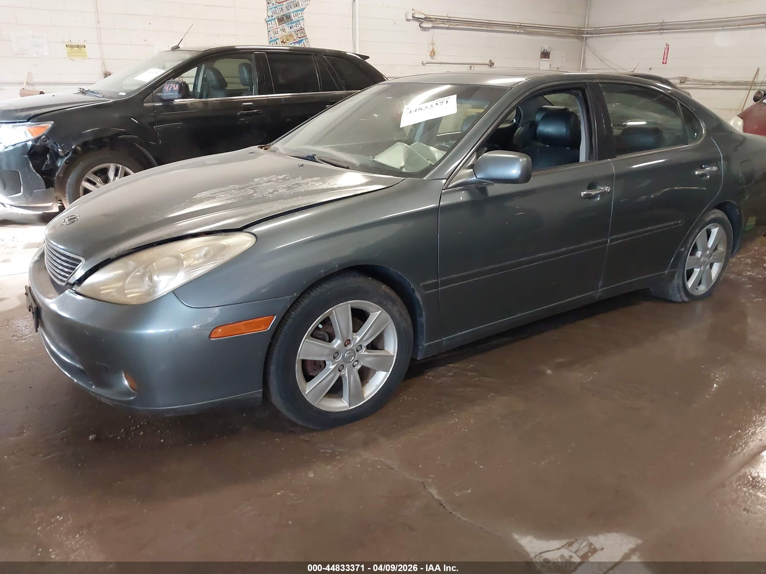 LEXUS ES image 2
