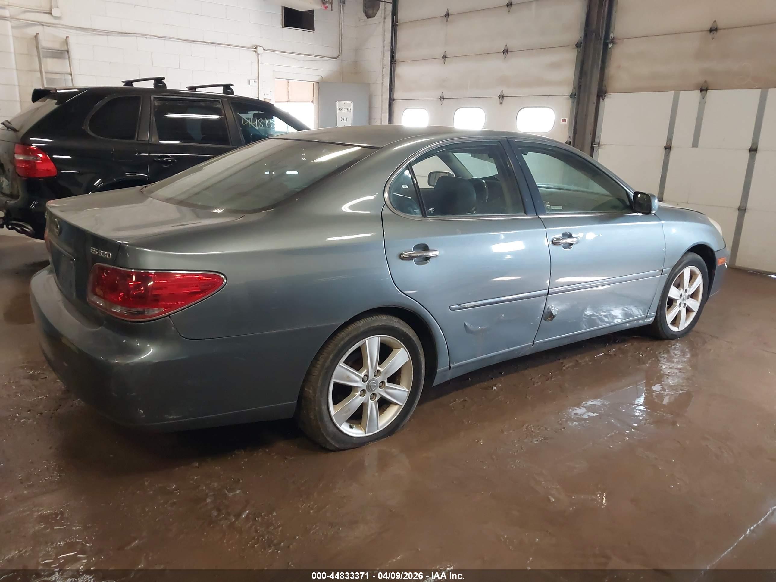 LEXUS ES image 4