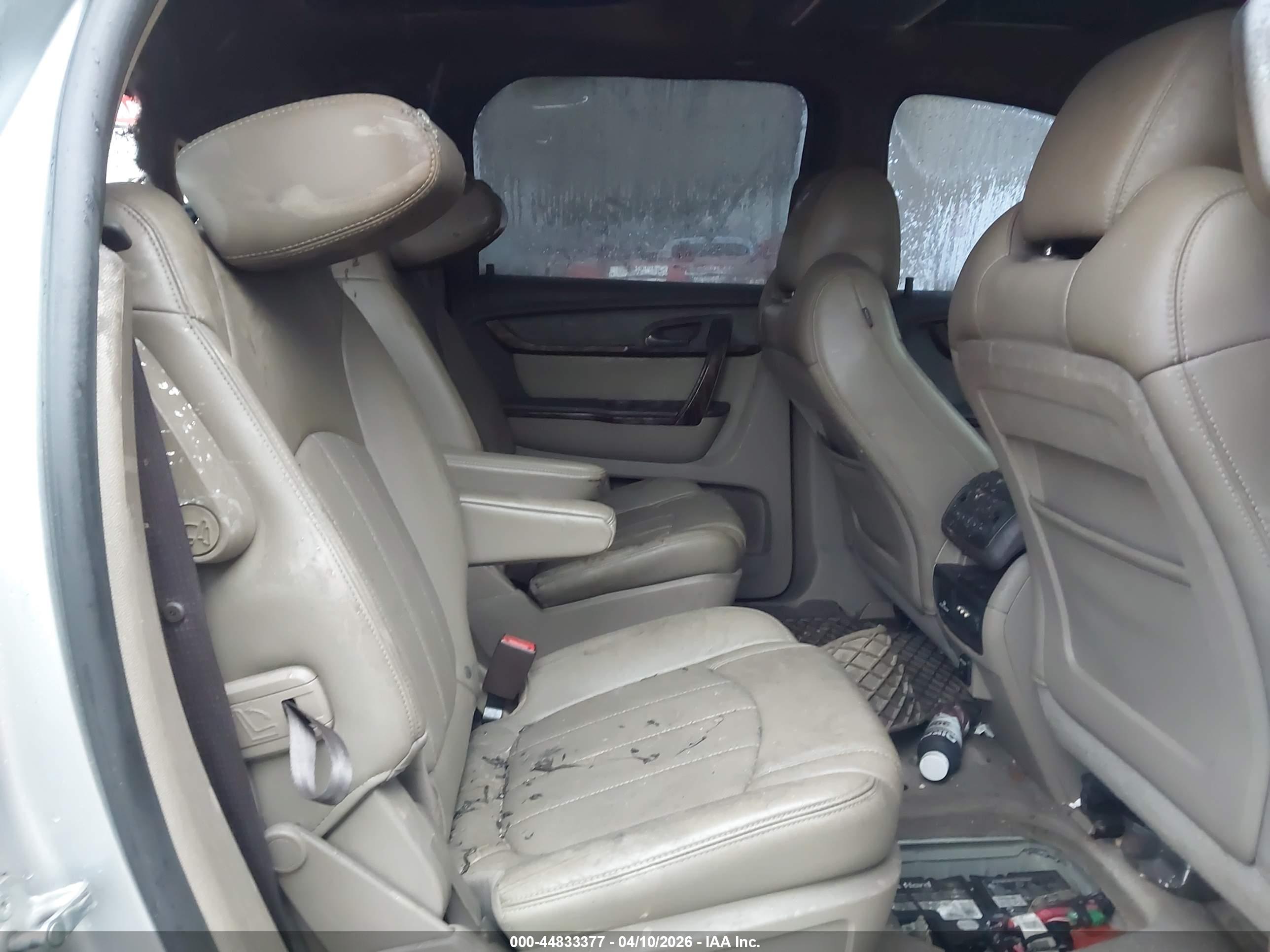 GMC ACADIA image 8