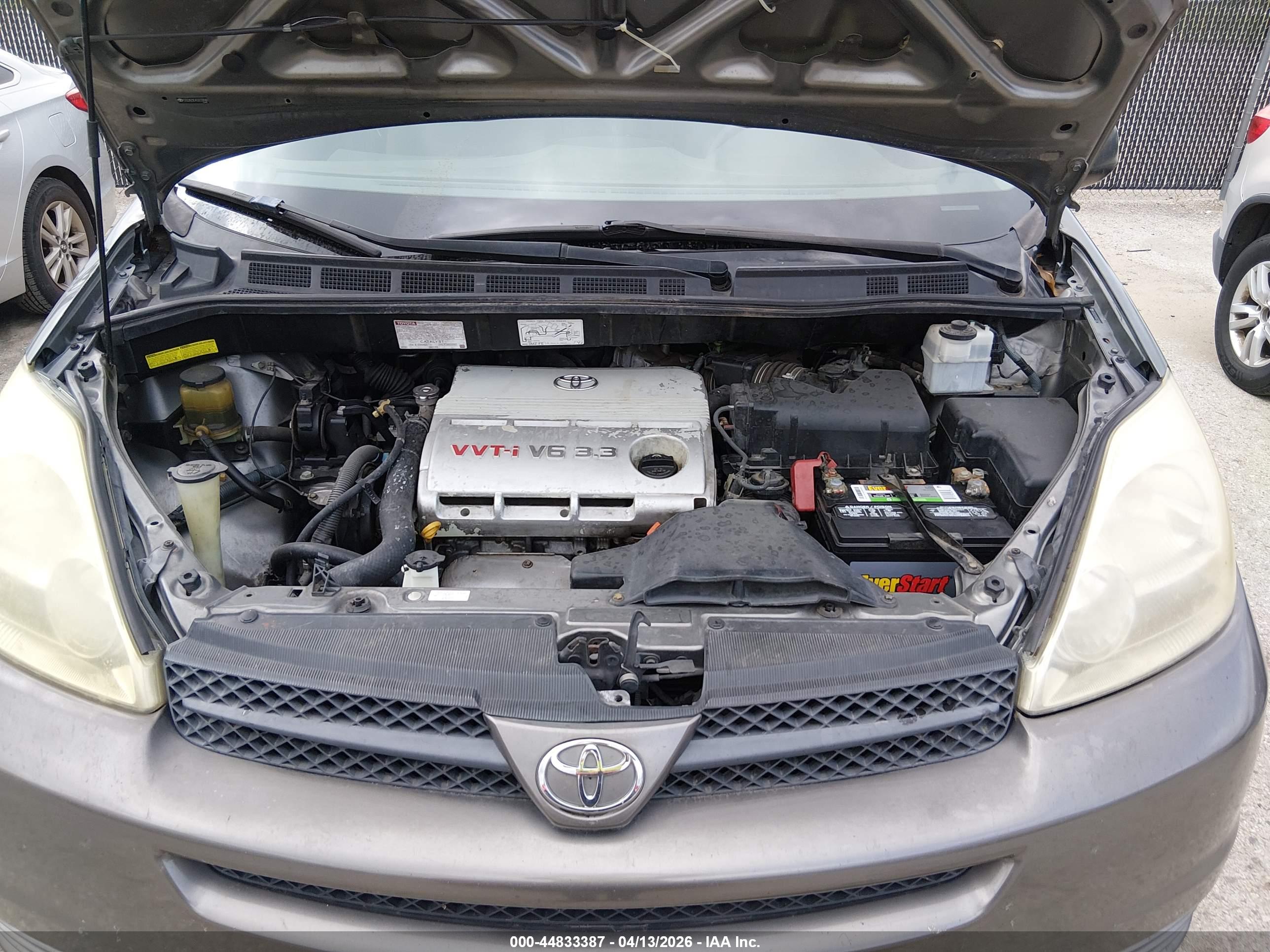 TOYOTA SIENNA image 10