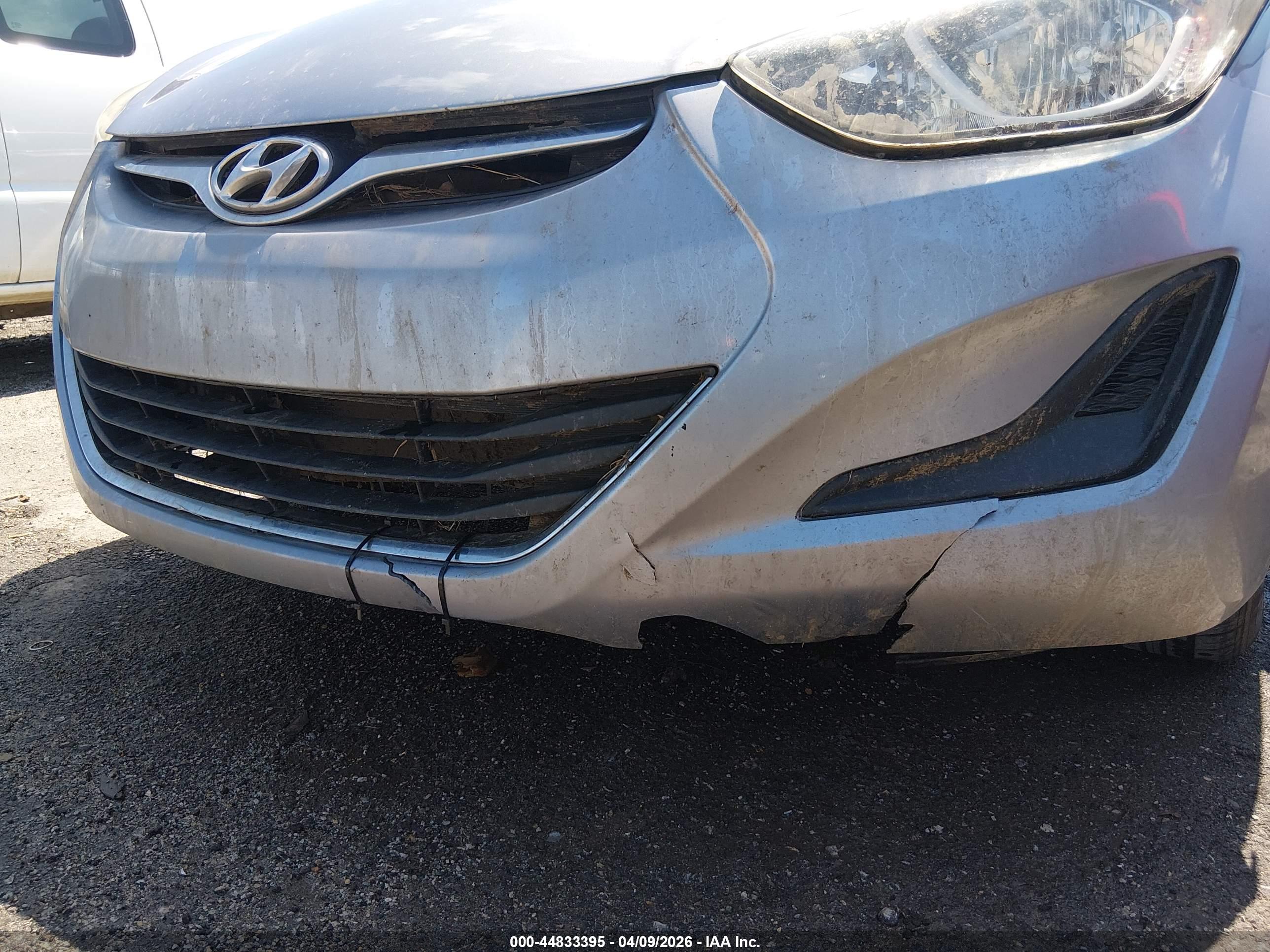 HYUNDAI ELANTRA image 6
