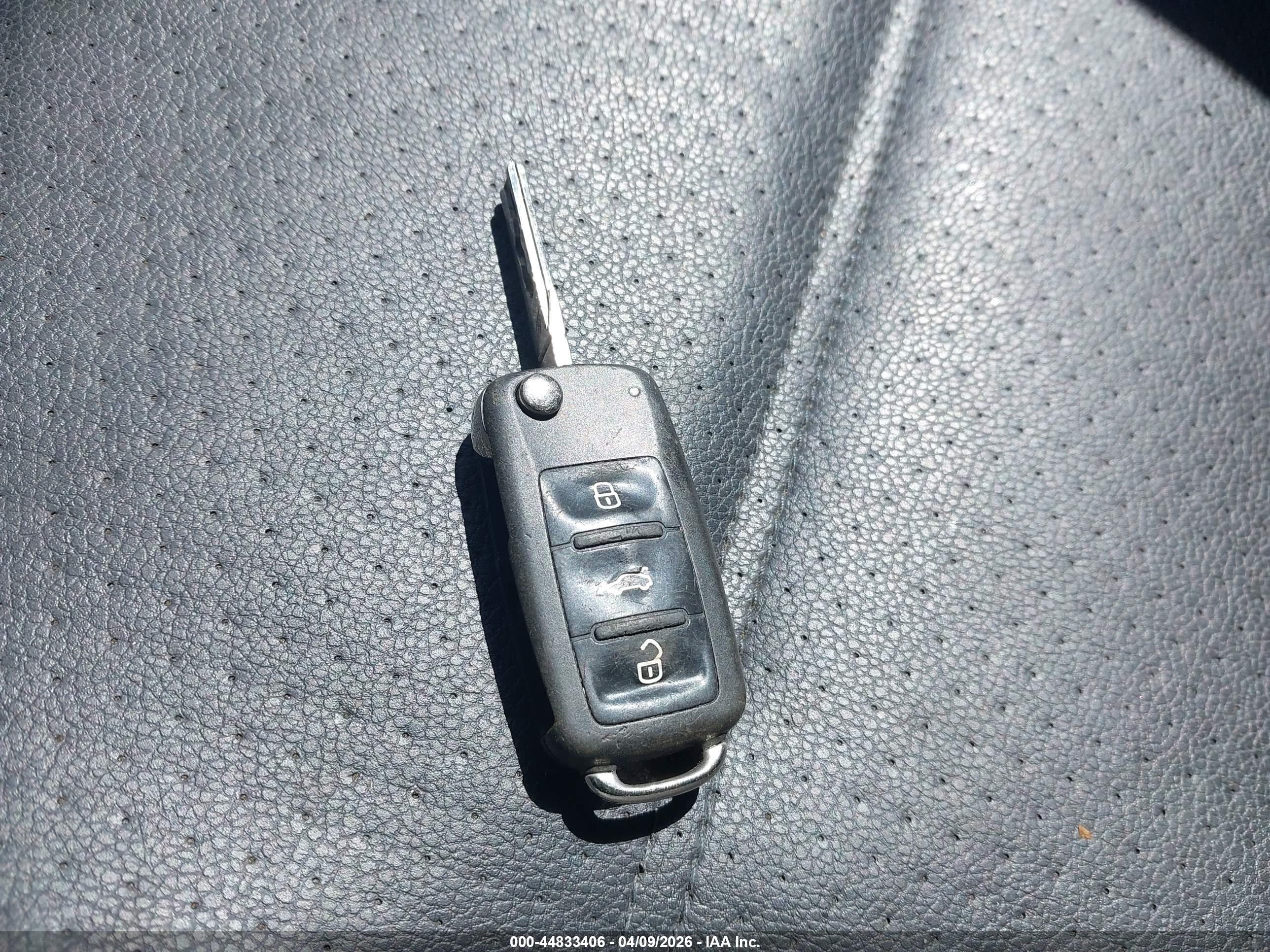 VOLKSWAGEN JETTA image 11
