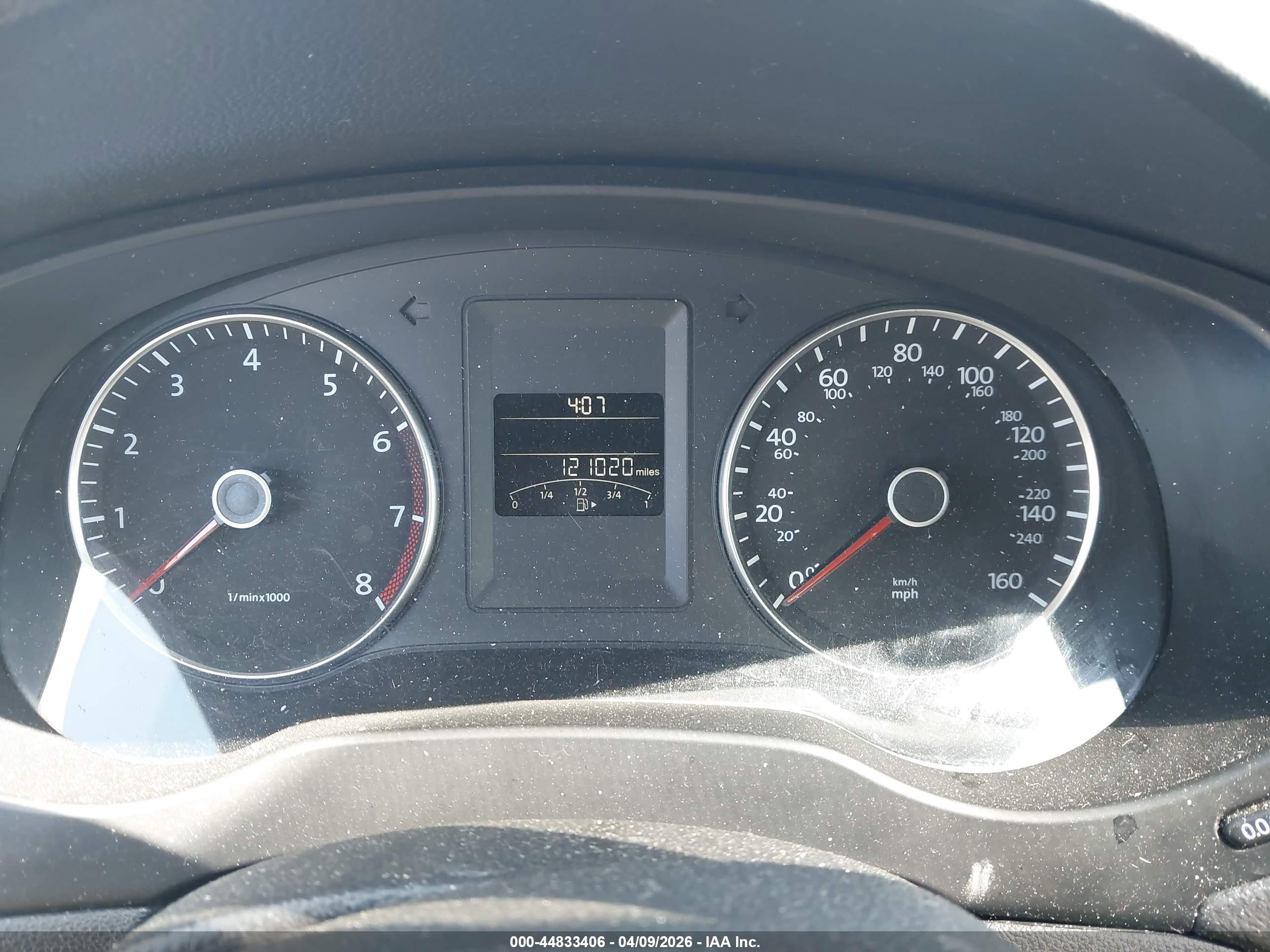 VOLKSWAGEN JETTA image 7