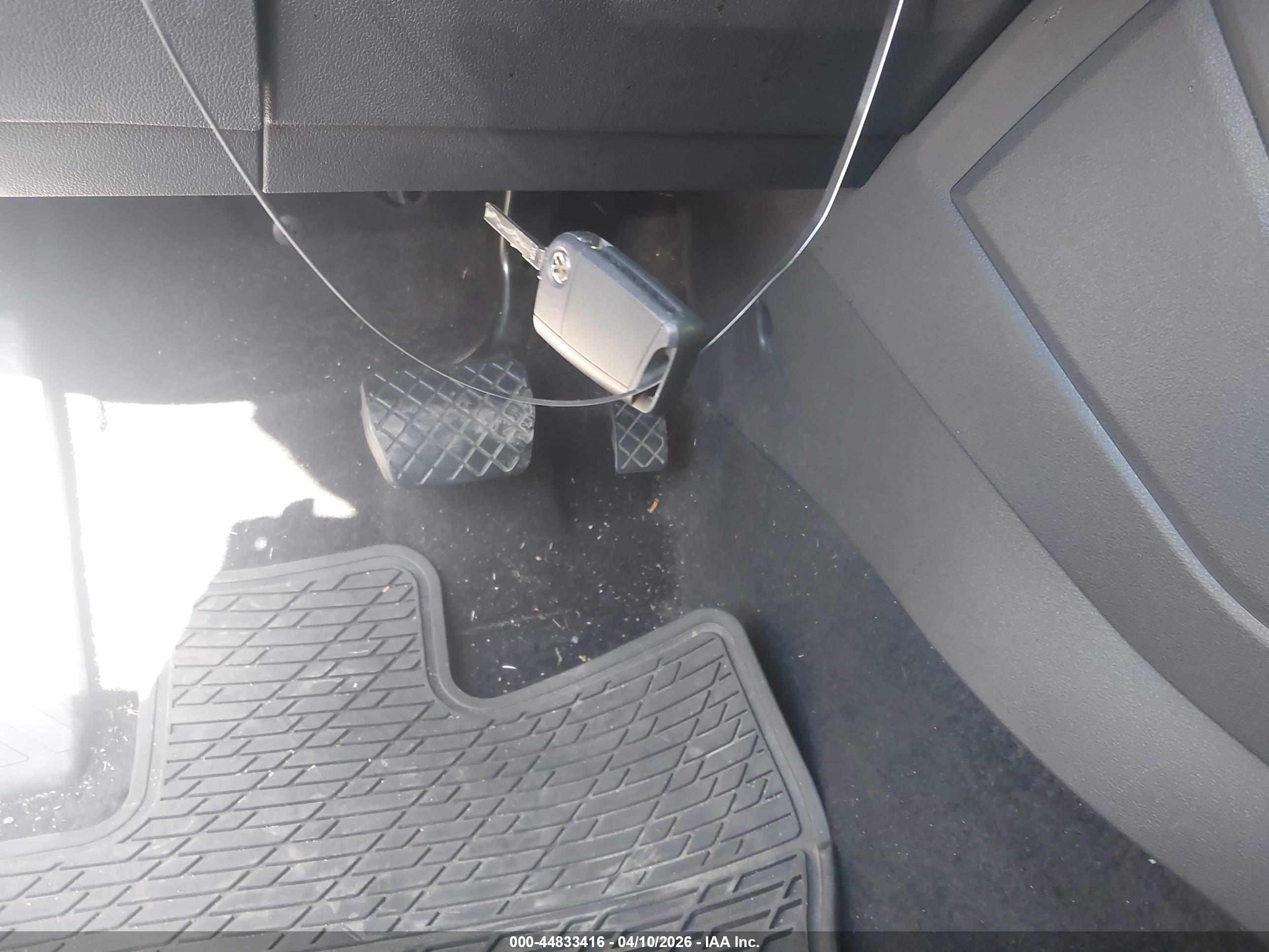 VOLKSWAGEN TIGUAN image 11