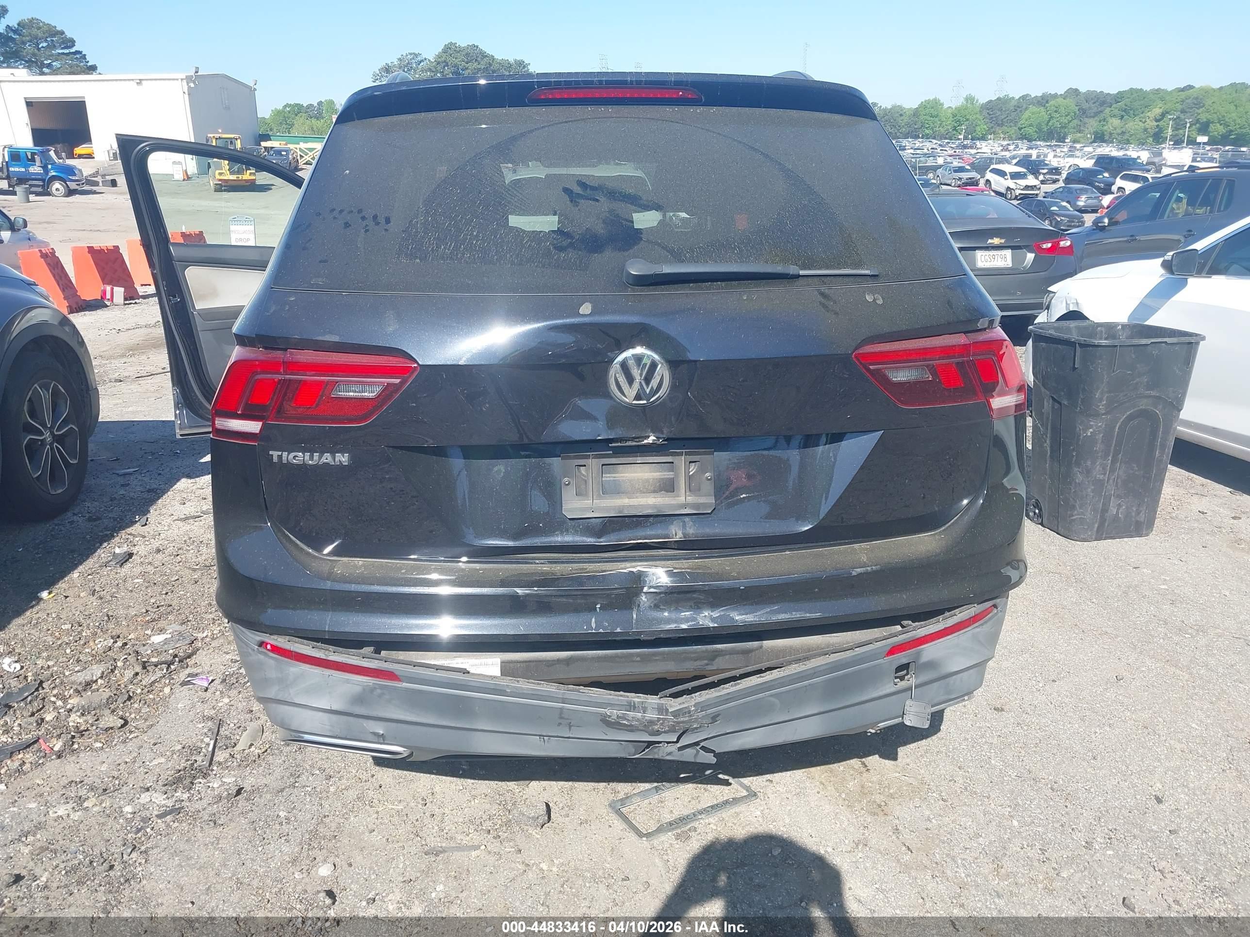 VOLKSWAGEN TIGUAN image 6