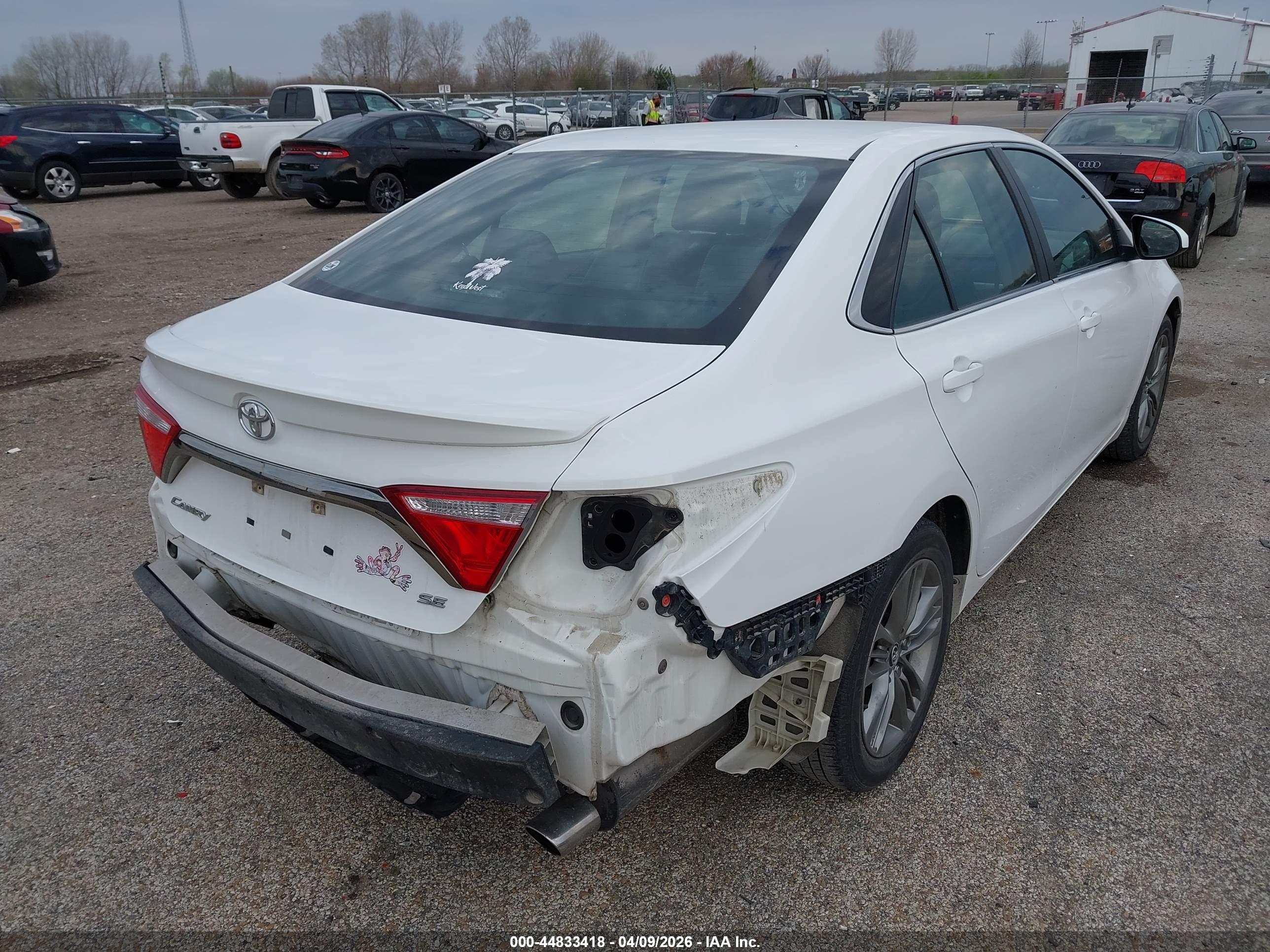 TOYOTA CAMRY image 4