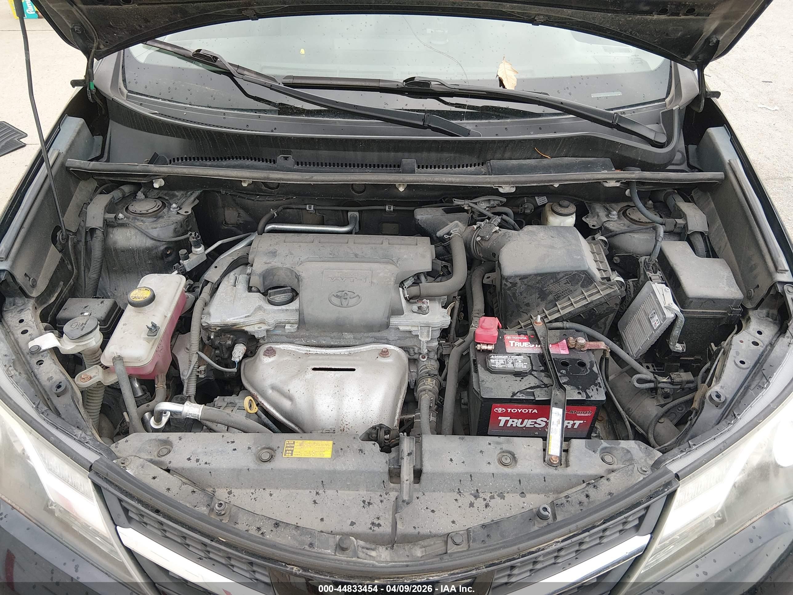 TOYOTA RAV4 image 10