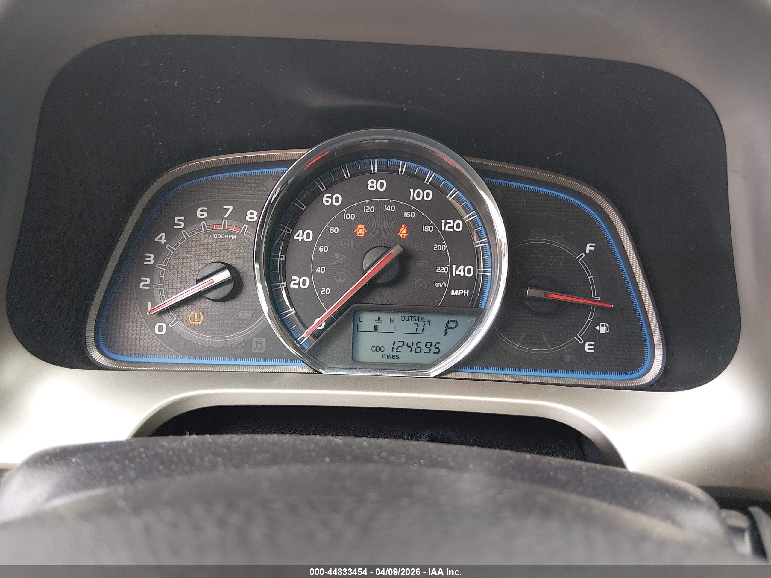 TOYOTA RAV4 image 7