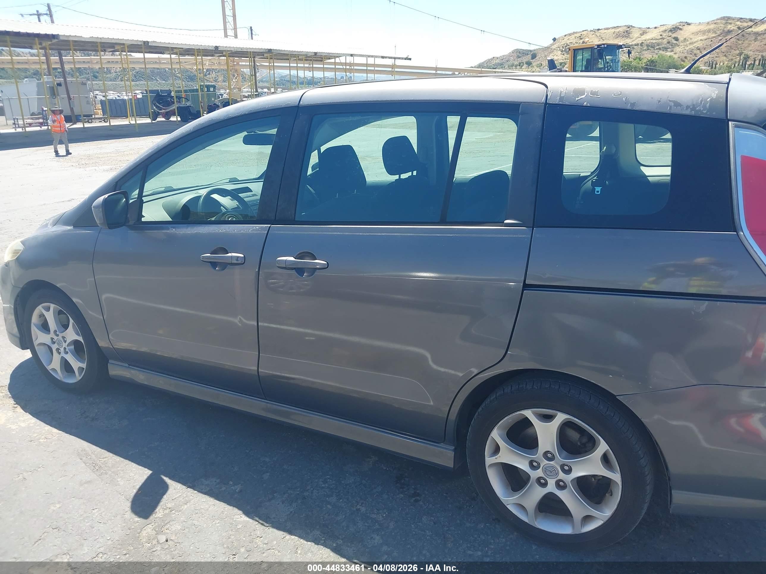 MAZDA MAZDA5 image 6