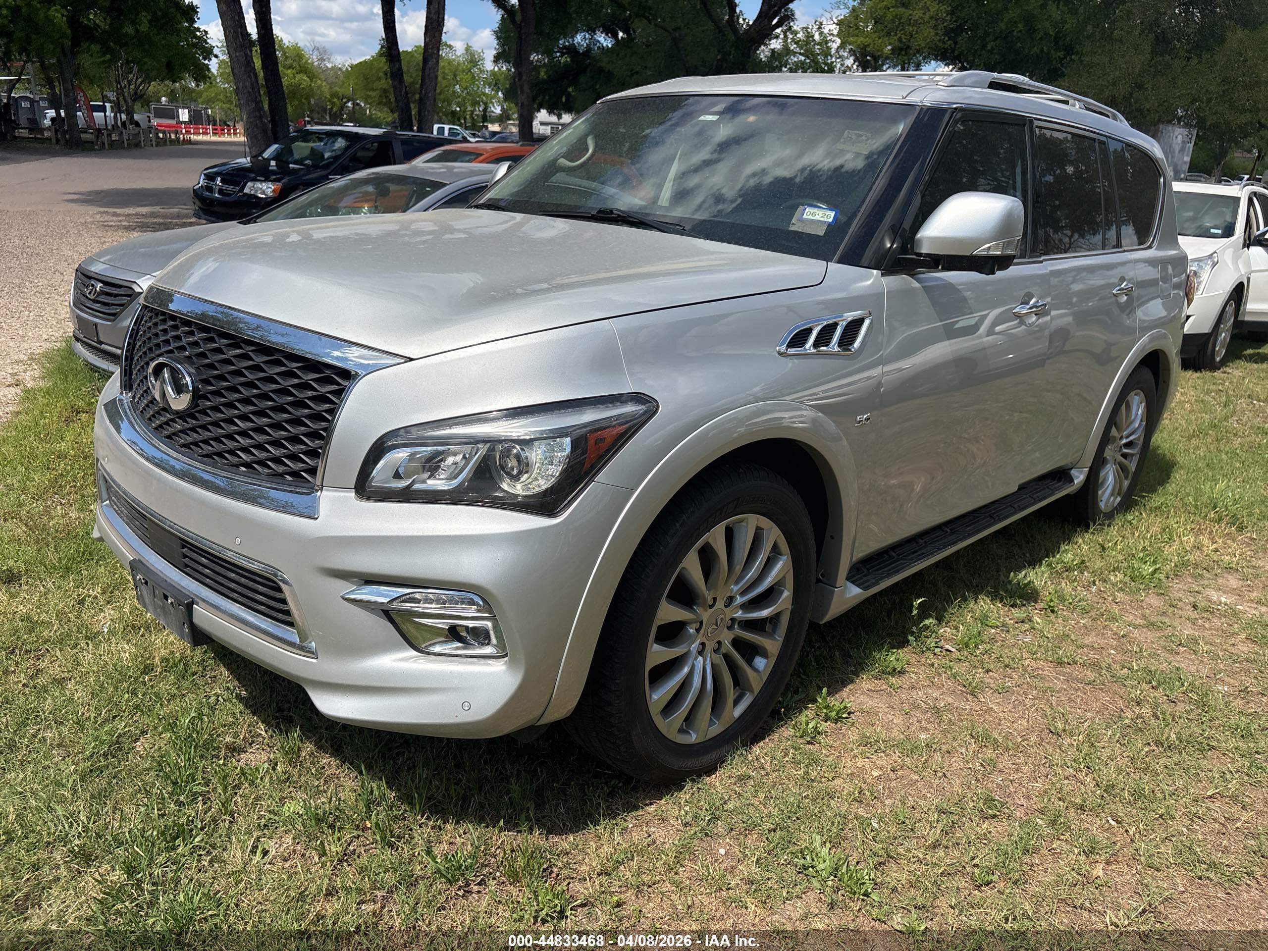 INFINITI QX80 image 2