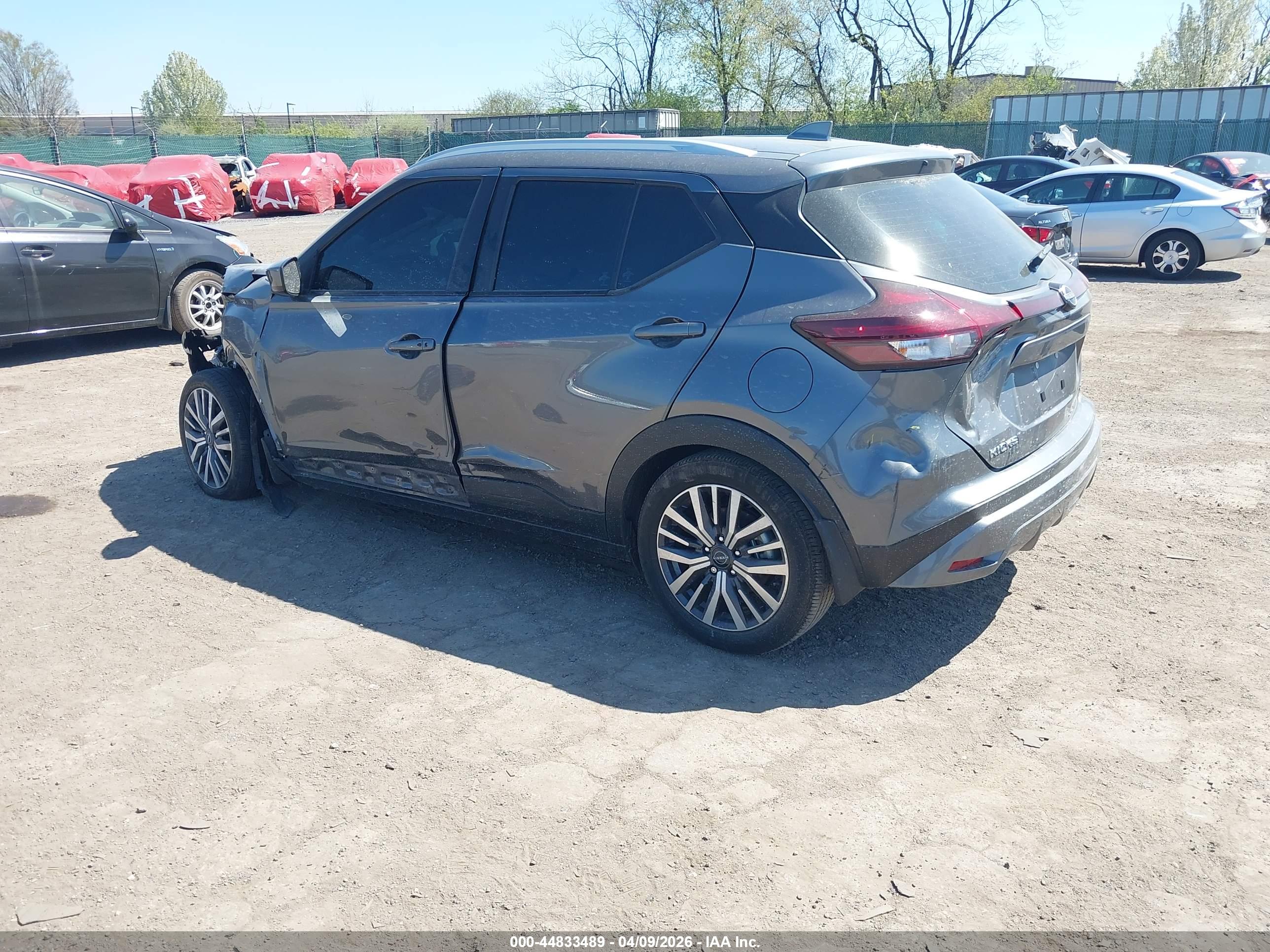 NISSAN KICKS image 3