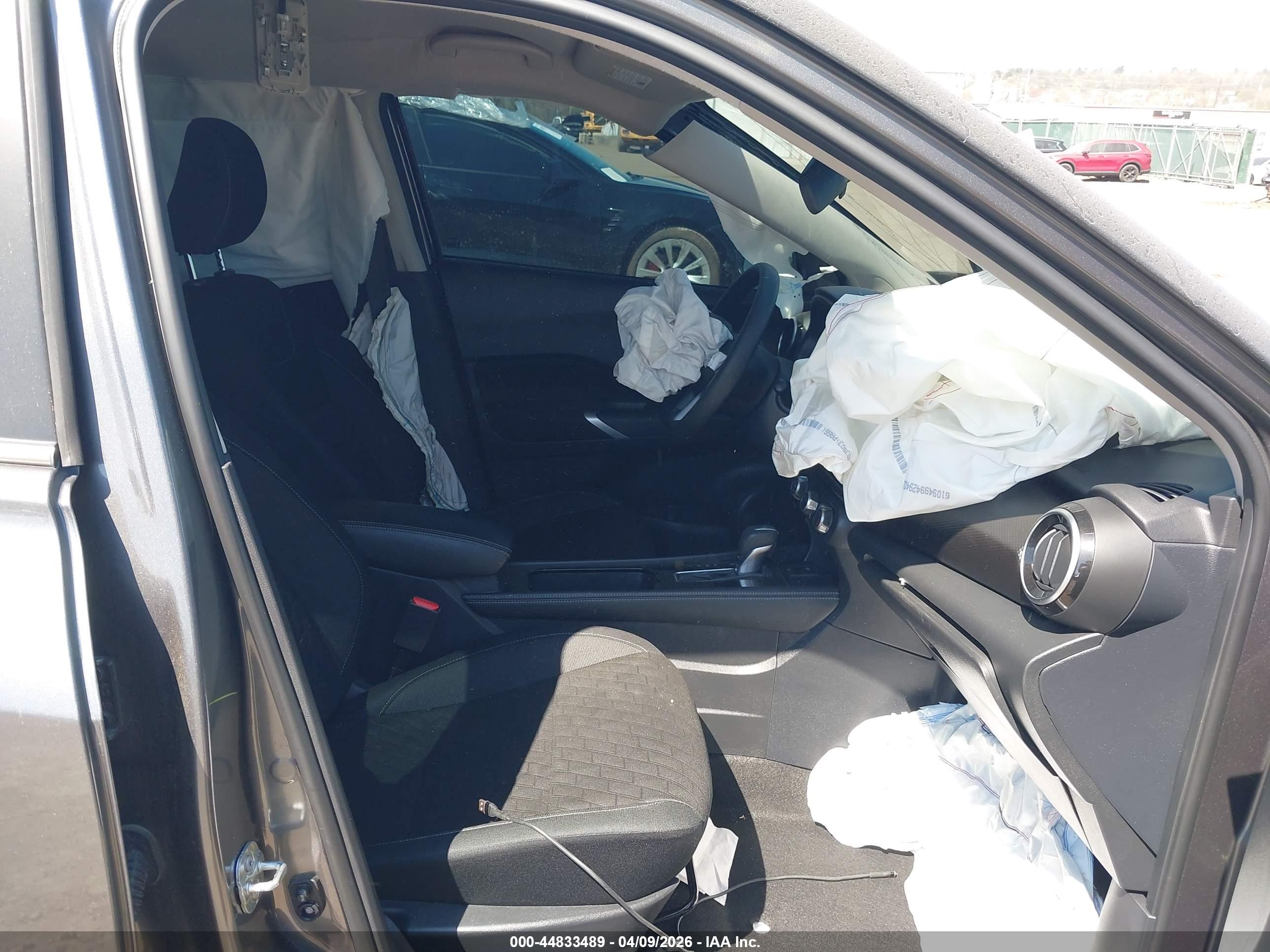 NISSAN KICKS image 5