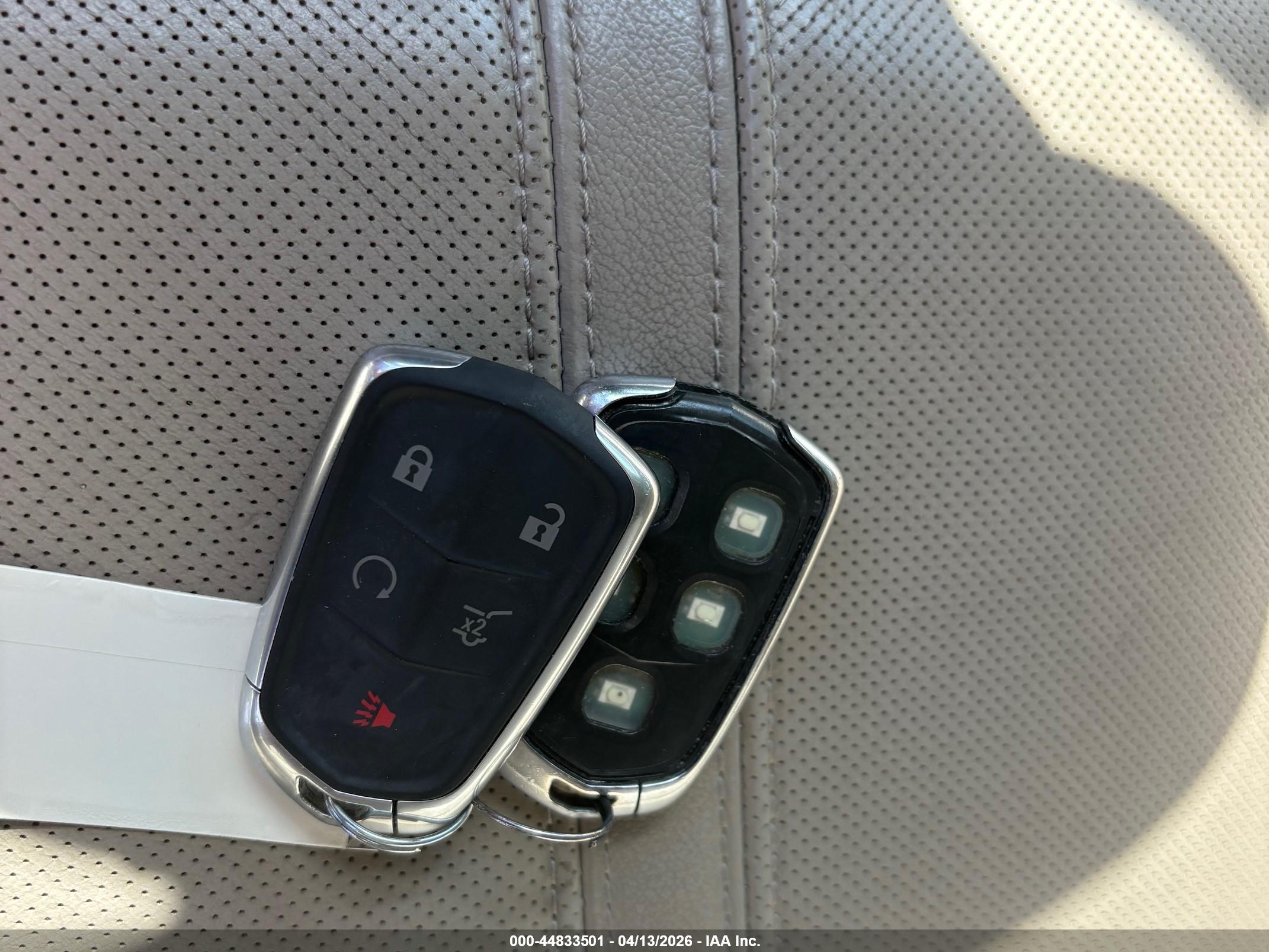 CADILLAC SRX image 11