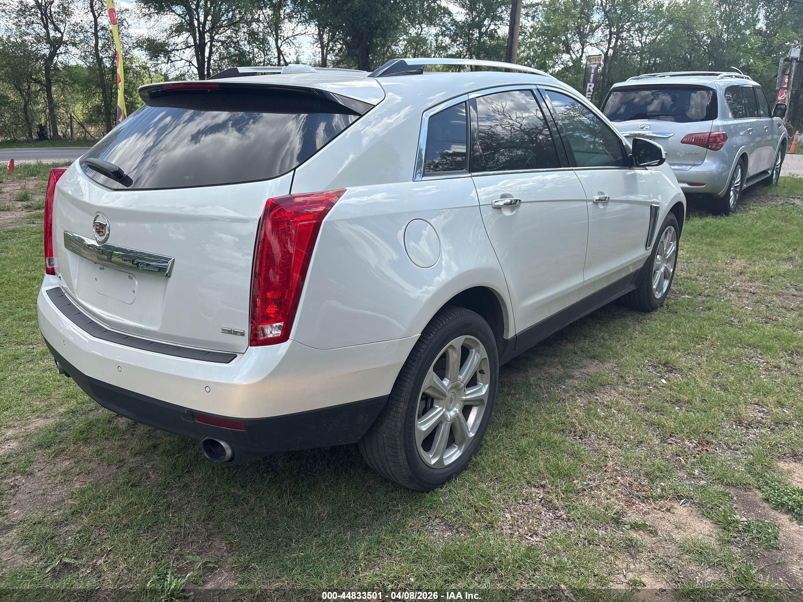 CADILLAC SRX image 4