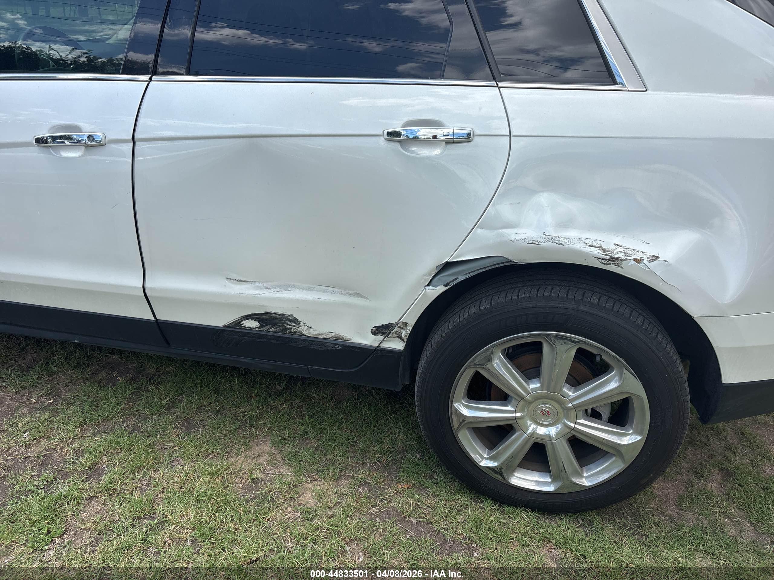 CADILLAC SRX image 6