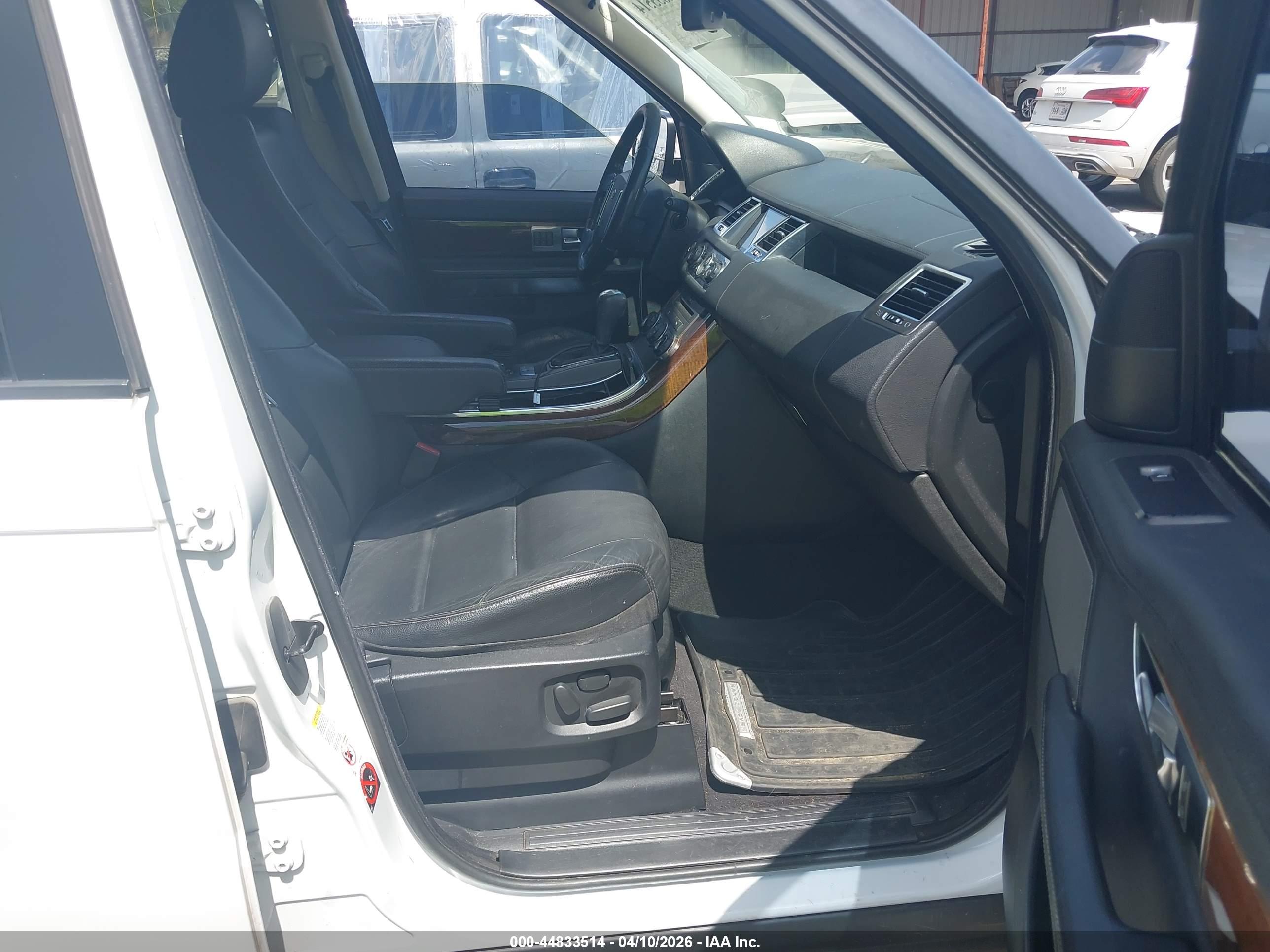 LAND ROVER image 5