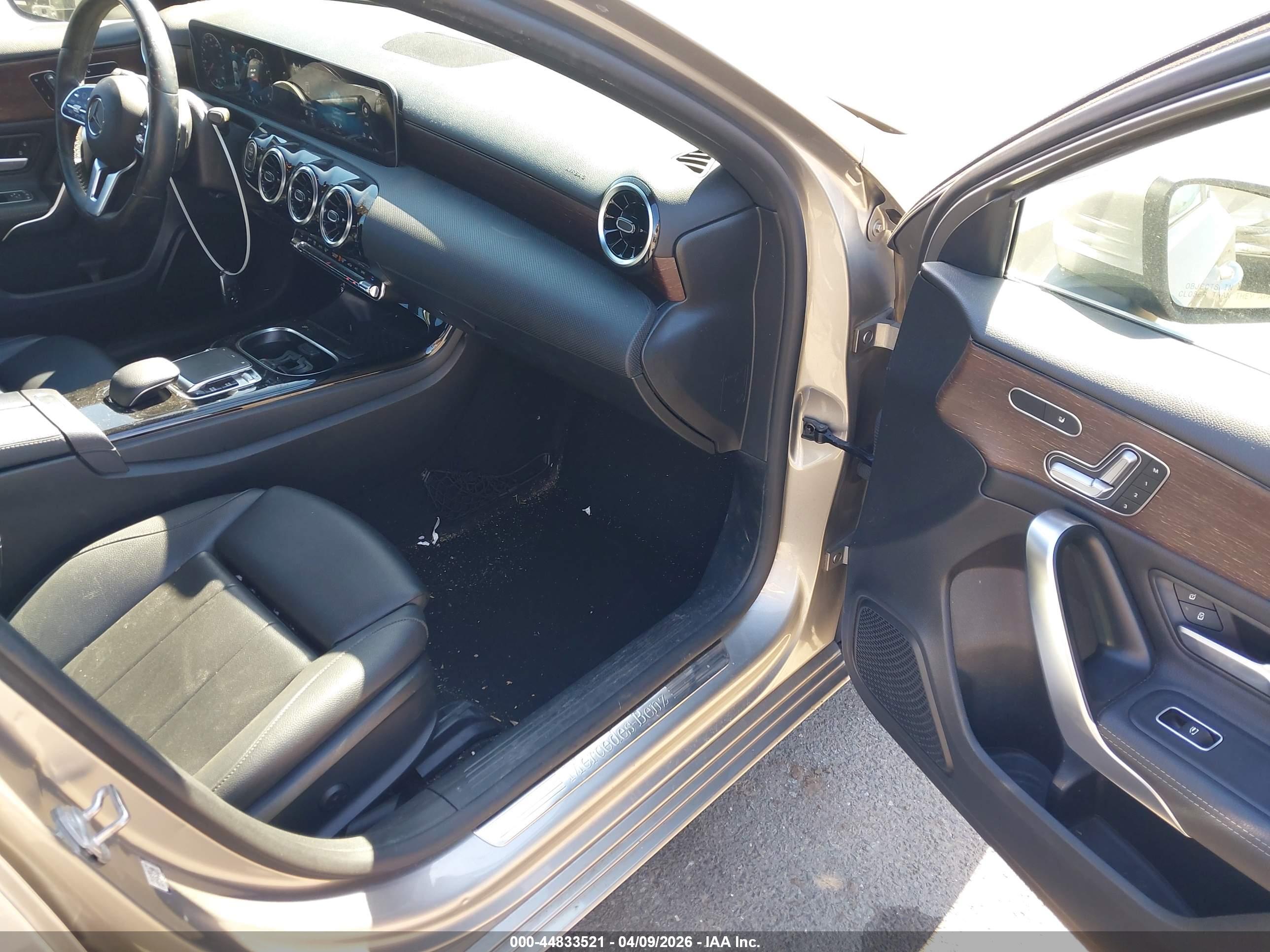 MERCEDES-BENZ A image 5