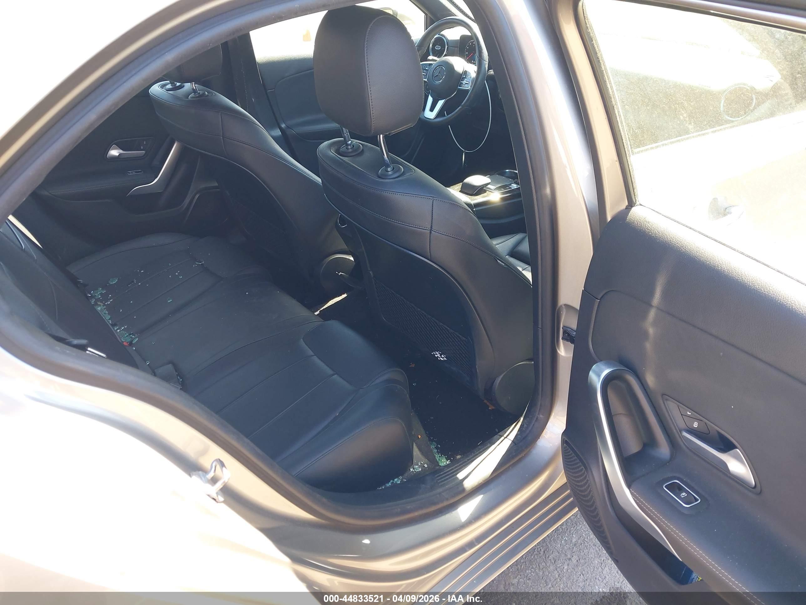 MERCEDES-BENZ A image 8