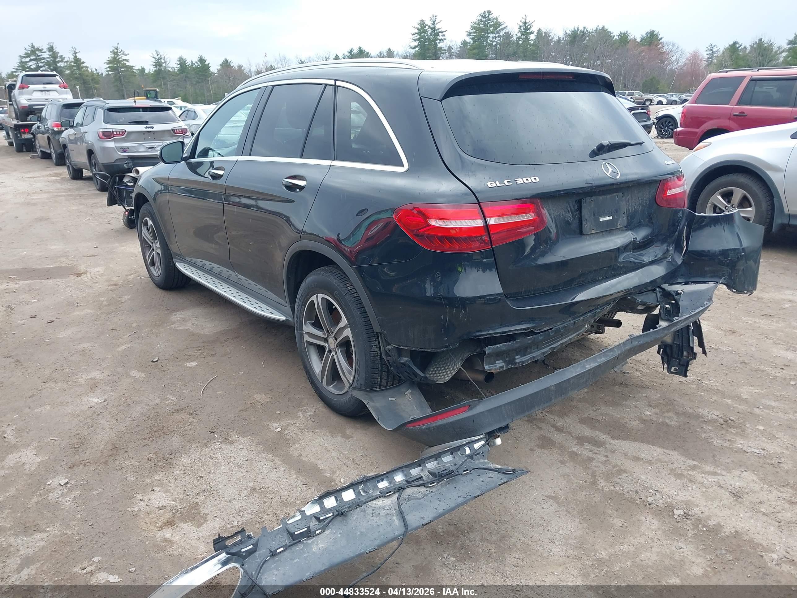 MERCEDES-BENZ GLC image 3