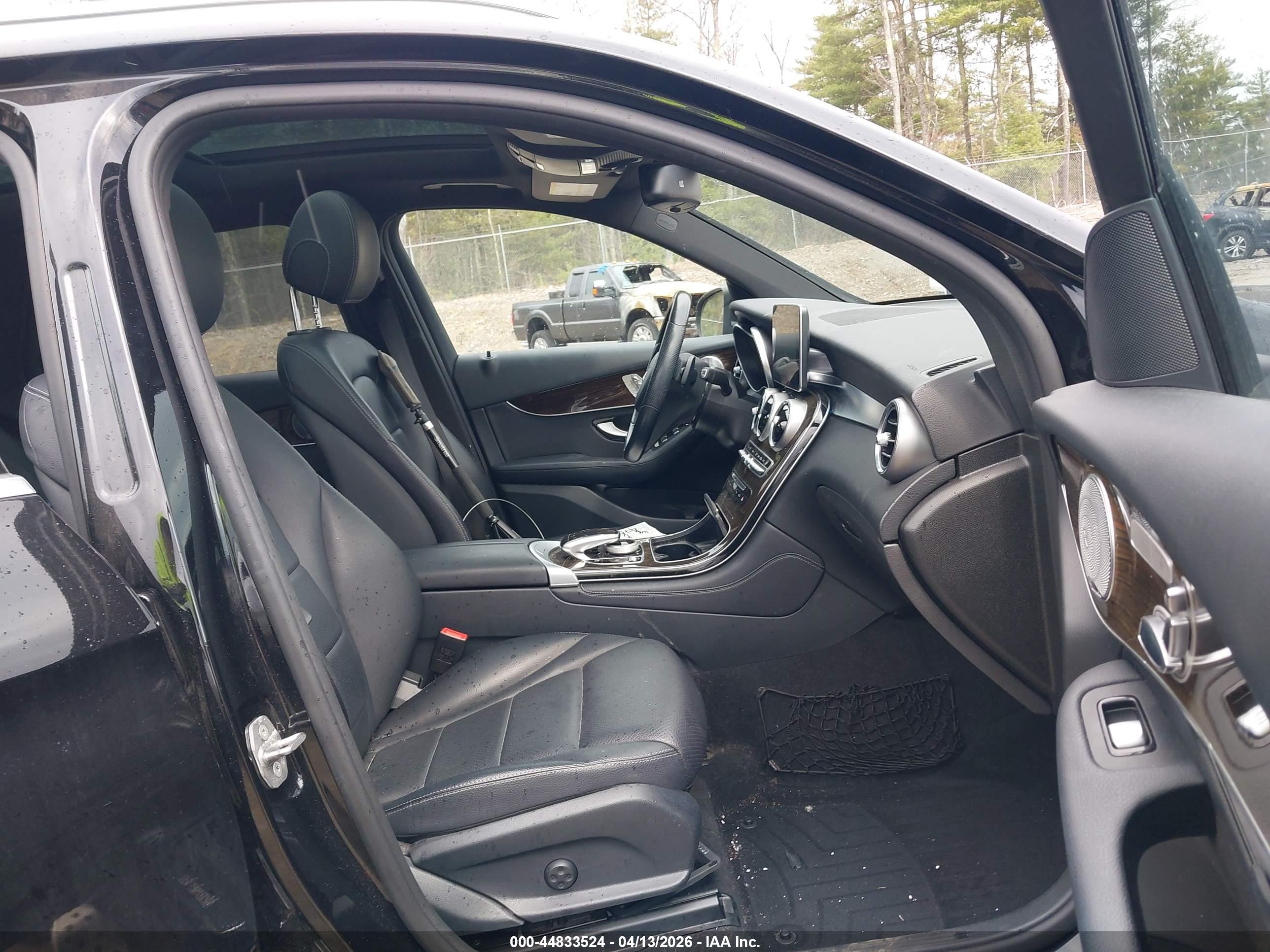 MERCEDES-BENZ GLC image 5