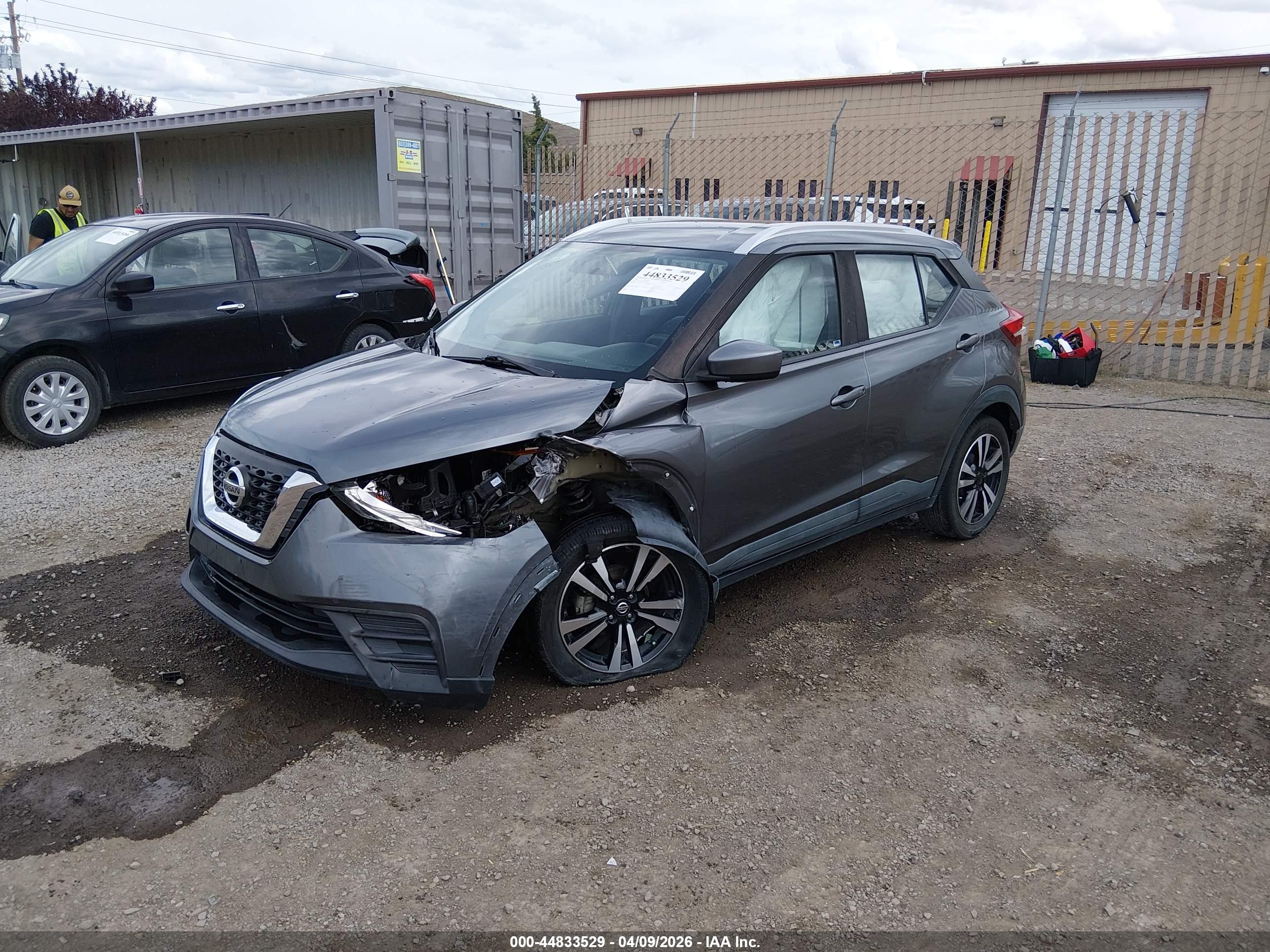 NISSAN KICKS image 2