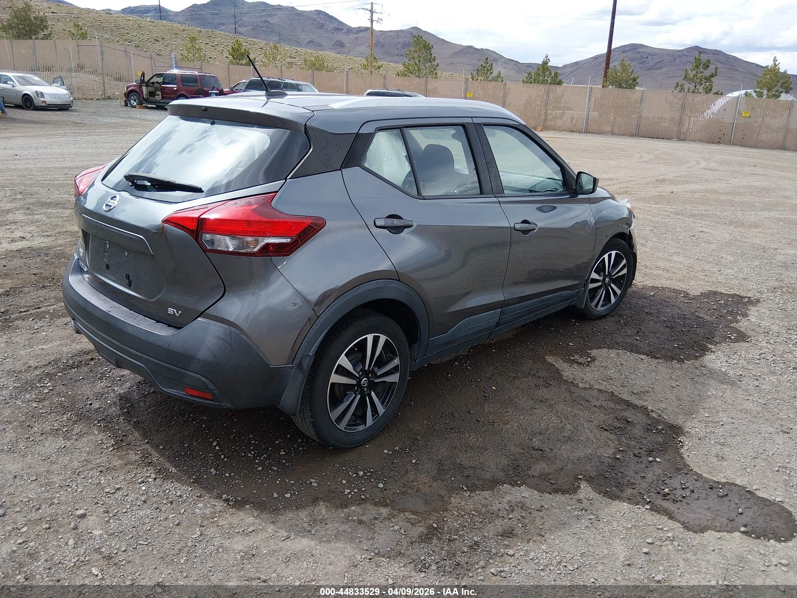 NISSAN KICKS image 4