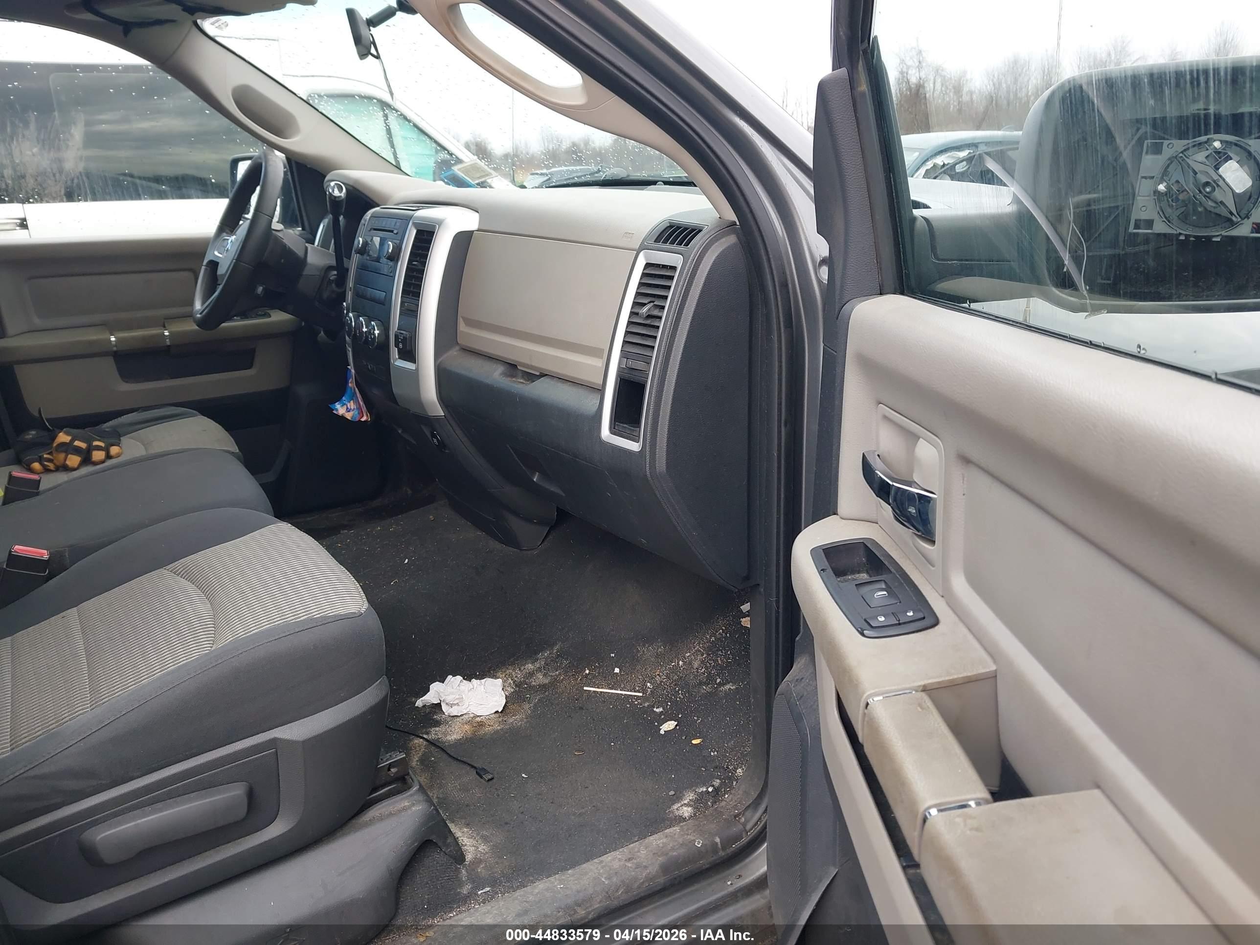 DODGE RAM image 5