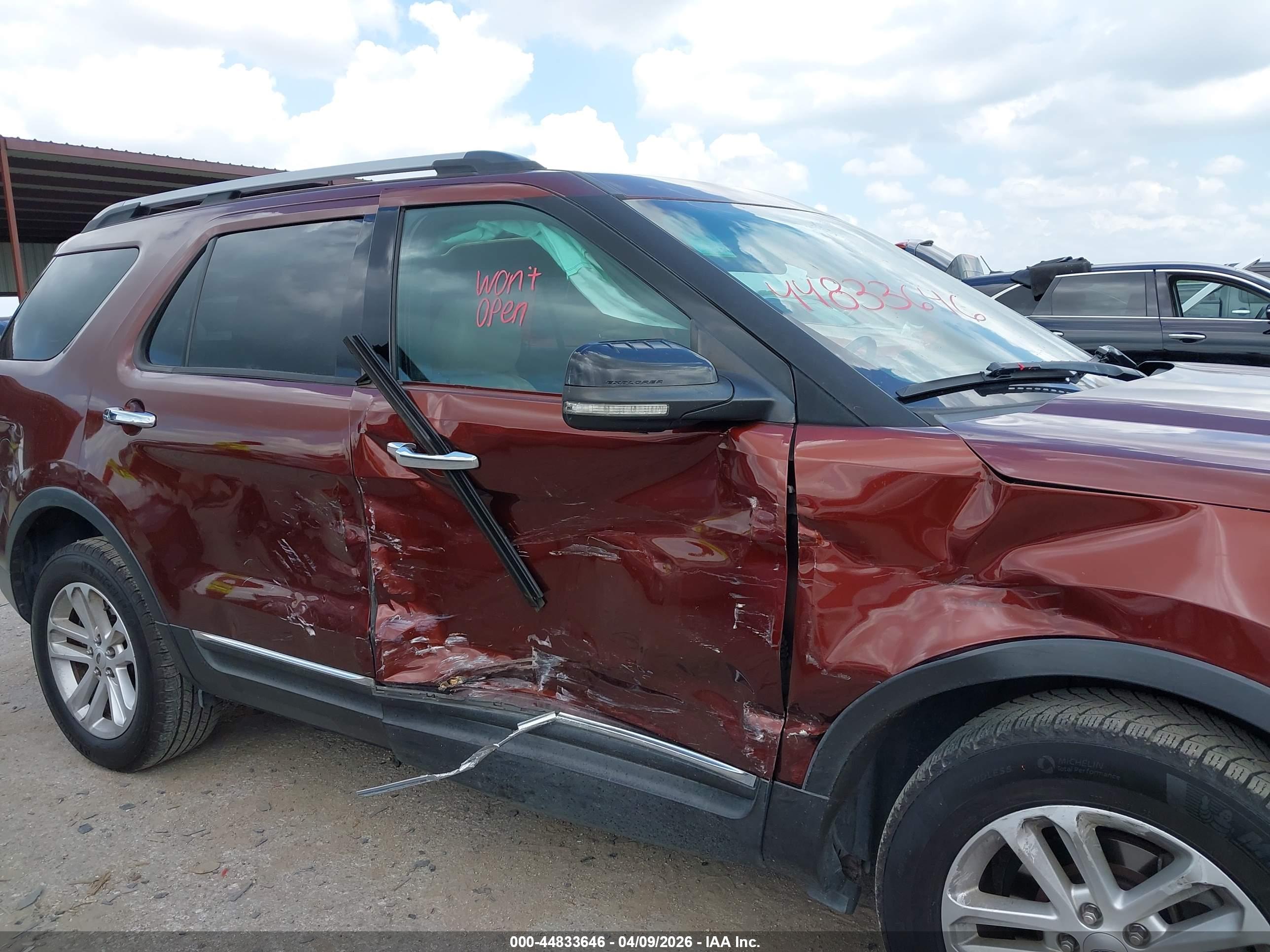 FORD EXPLORER image 6