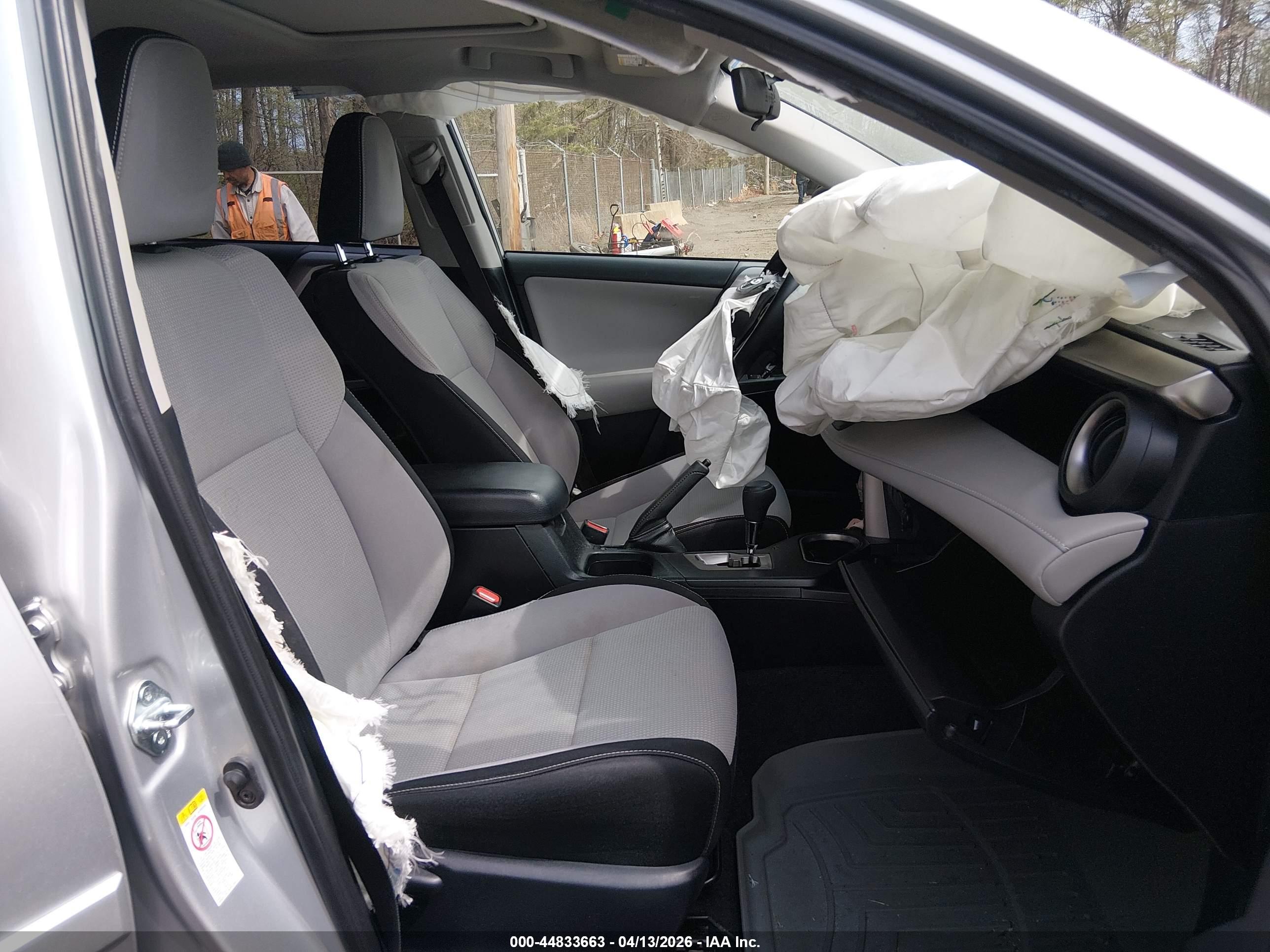TOYOTA RAV4 image 5