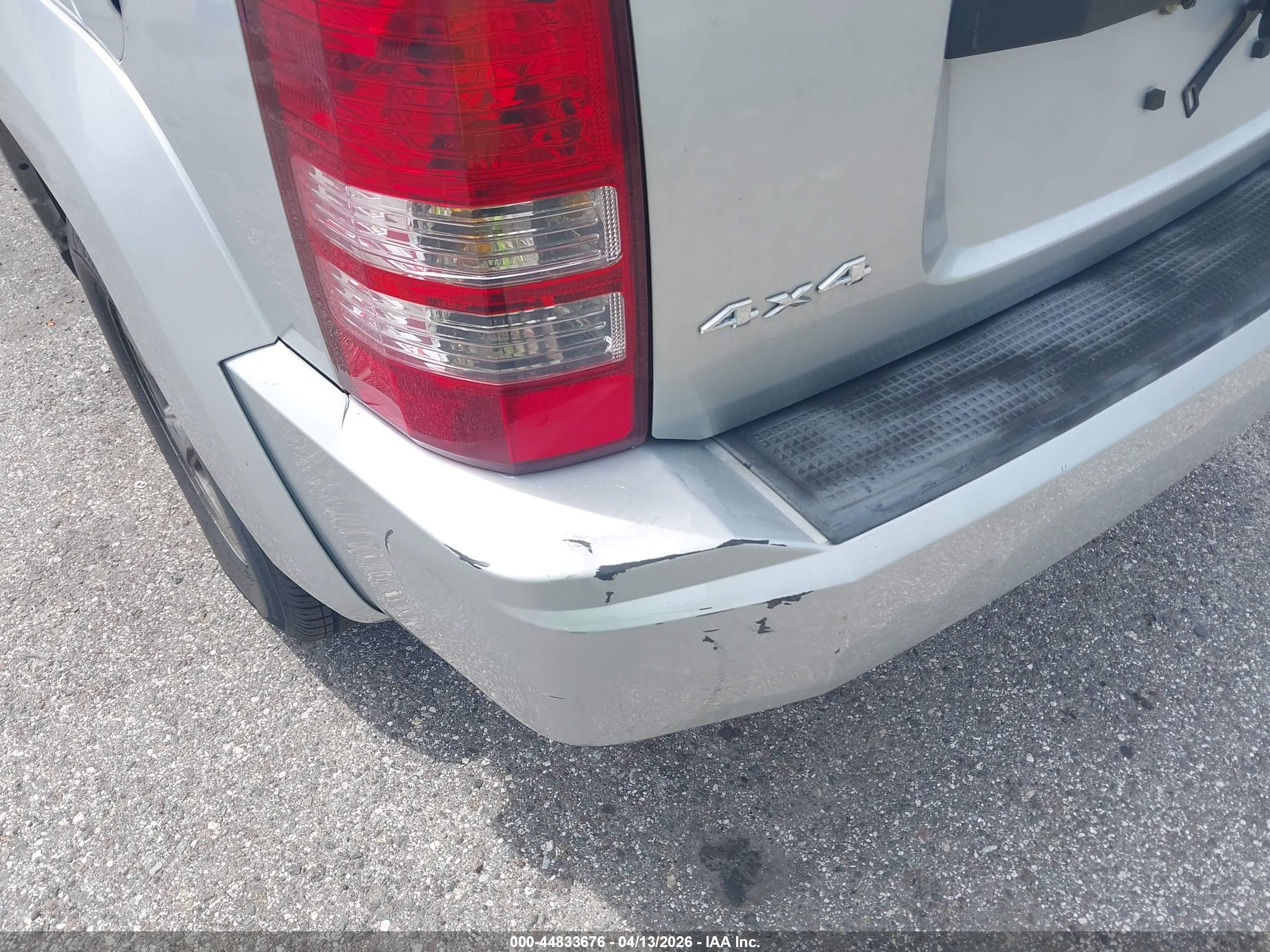 JEEP LIBERTY image 6