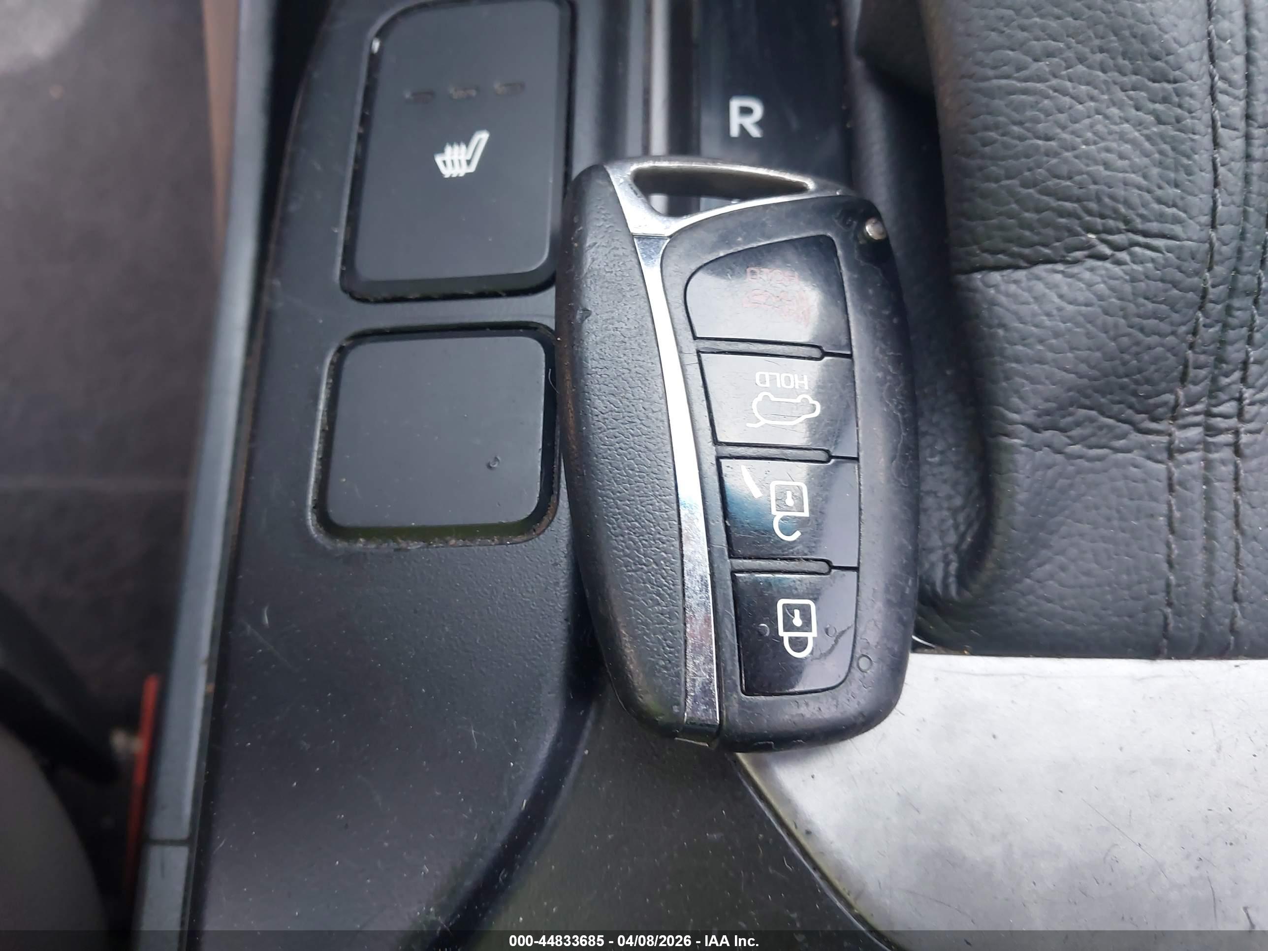 HYUNDAI SANTA image 11
